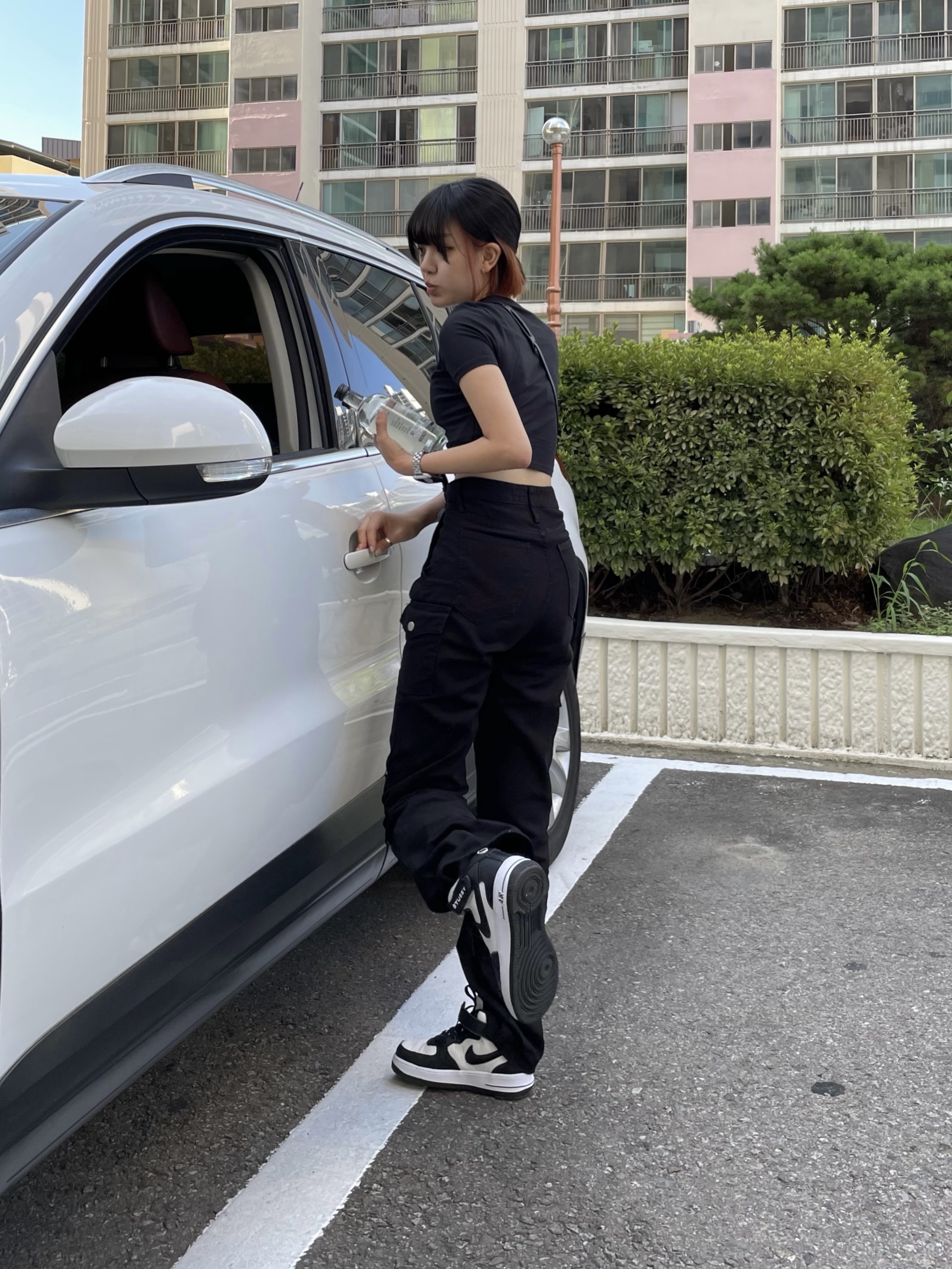 Nike x Stussy Air Force 1 '07 Mid SP Black and Light Bone, Balenciaga Grained Calfskin Neo Classic Super Nano Handbag Black 착용 스타일 - 2