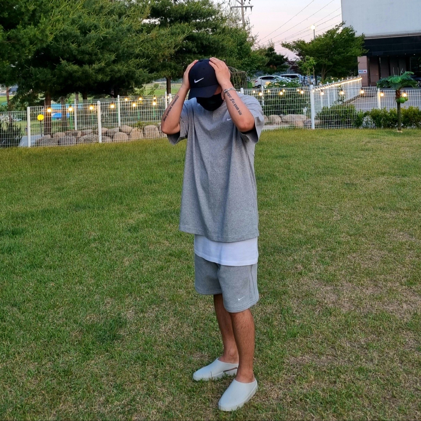 Nike NRG Solo Swoosh Fleece Shorts Dark Grey Heather - Asia, Nike NRG Solo Swoosh T-Shirt Dark Grey Heather - US/EU 착용 스타일