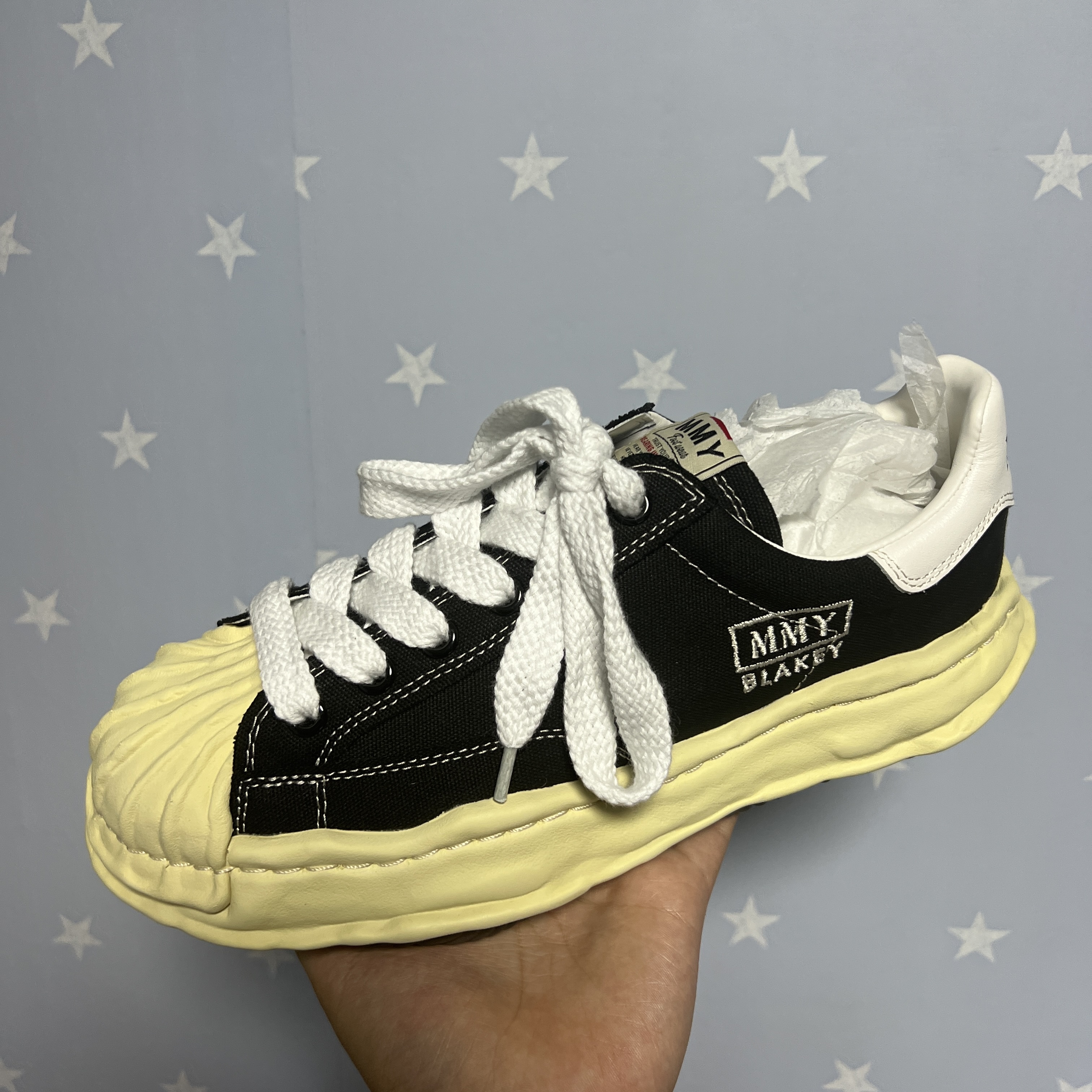 Maison Mihara Yasuhiro Blakey VL OG Sole Canvas Low-top Sneakers Black 착용 스타일