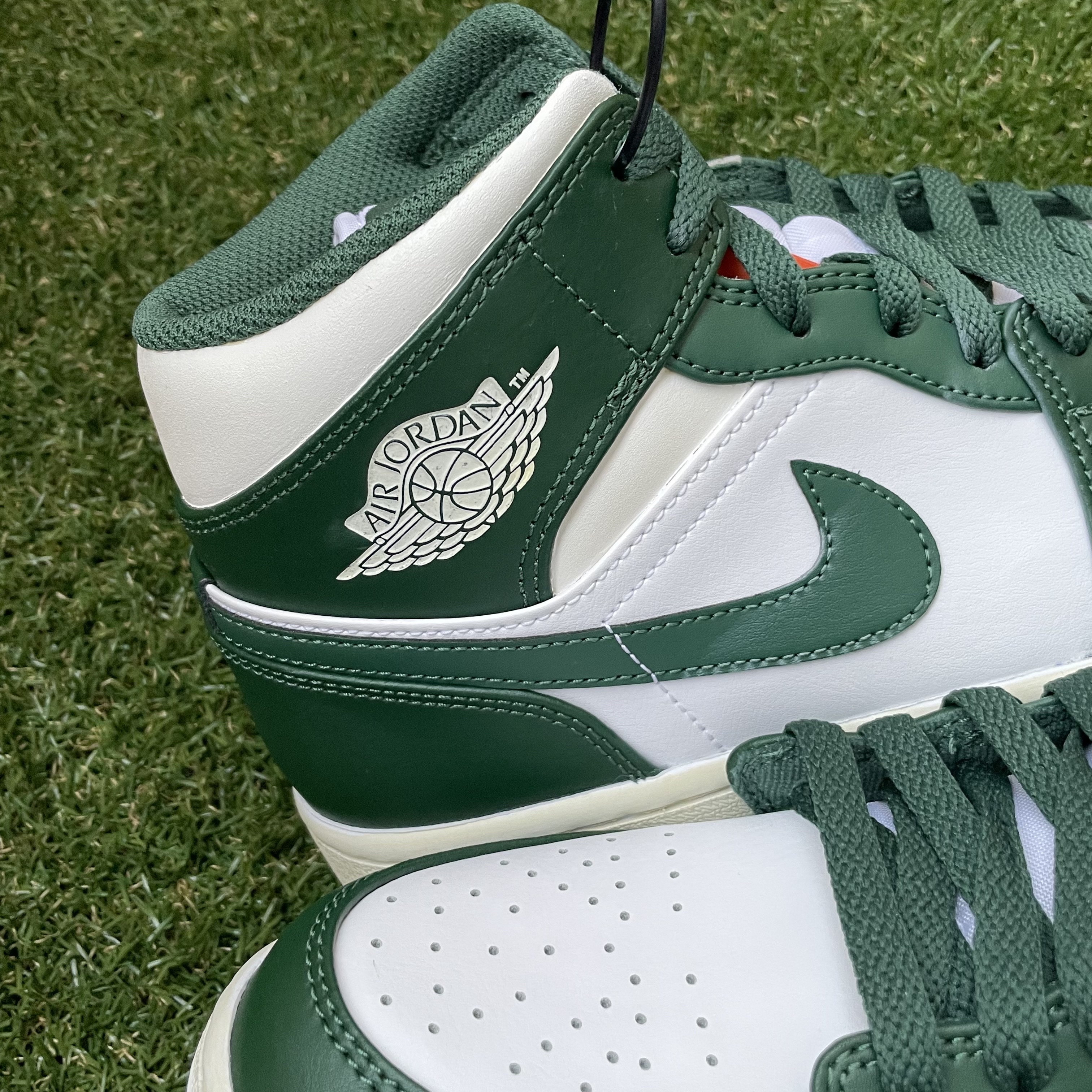 Jordan 1 Mid Sonics 2021, (GS) Jordan 1 Mid Sonics 2021 착용 스타일 - 2