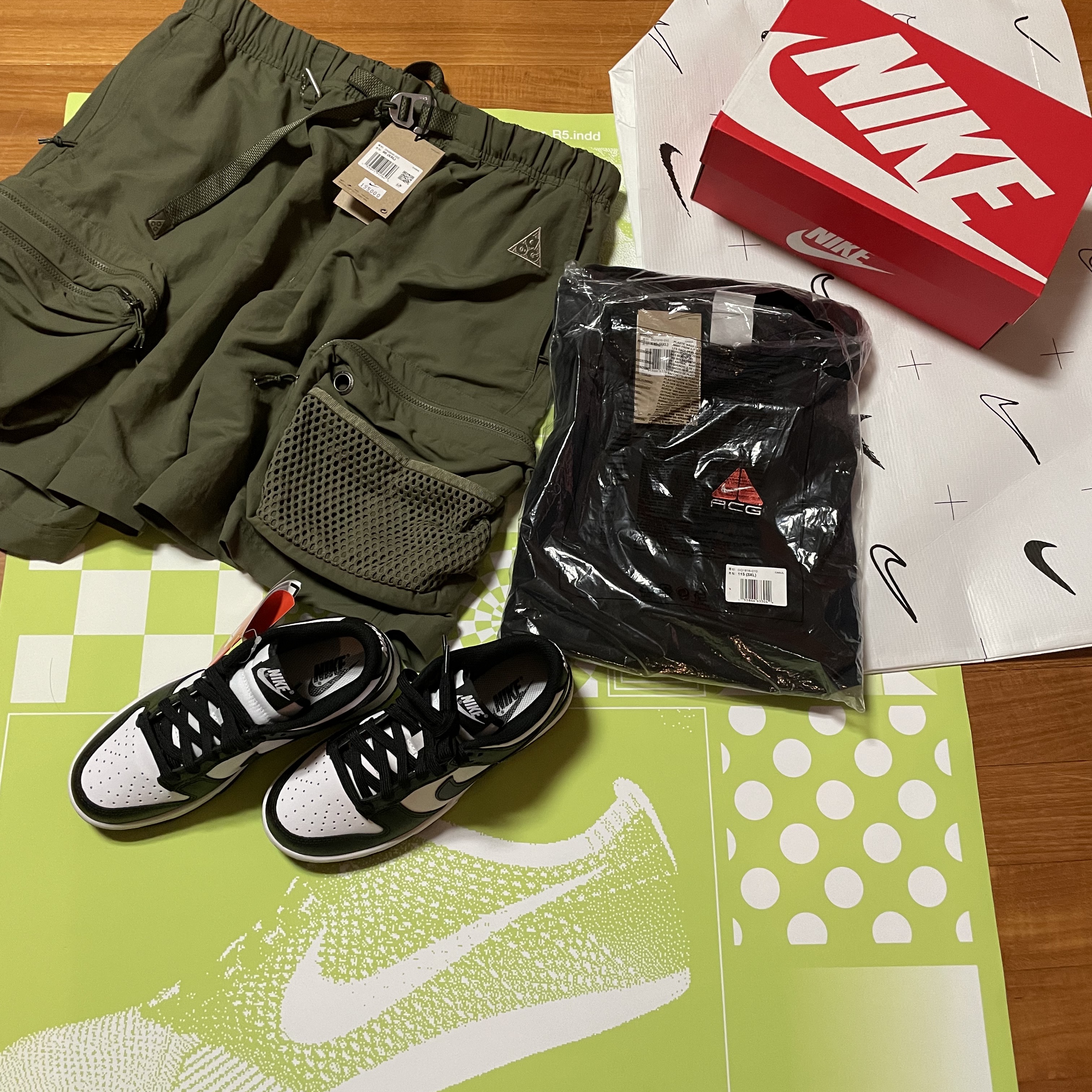 (W) Nike Dunk Low Black, Nike ACG LBR Lungs T-Shirt Black - Asia 착용 스타일 - 1