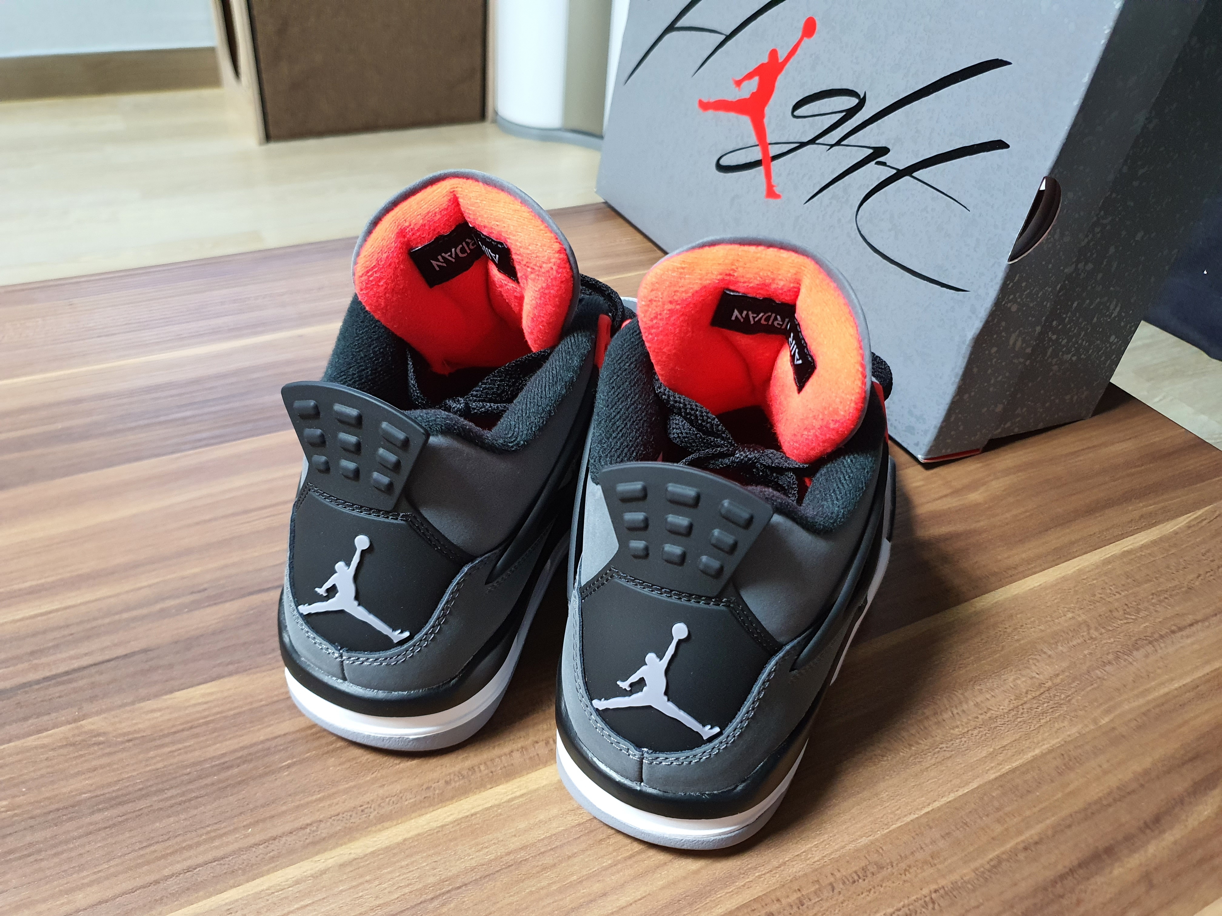 Jordan 4 Retro Infrared 착용 스타일 - 3