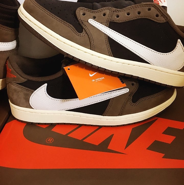 Jordan 1 x Travis Scott x Fragment Retro High OG SP Military Blue, Jordan 1 x Travis Scott Retro High OG SP Mocha 착용 스타일 - 4