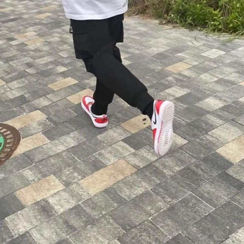 Jordan 1 Low Golf Chicago 착용 스타일 - 1