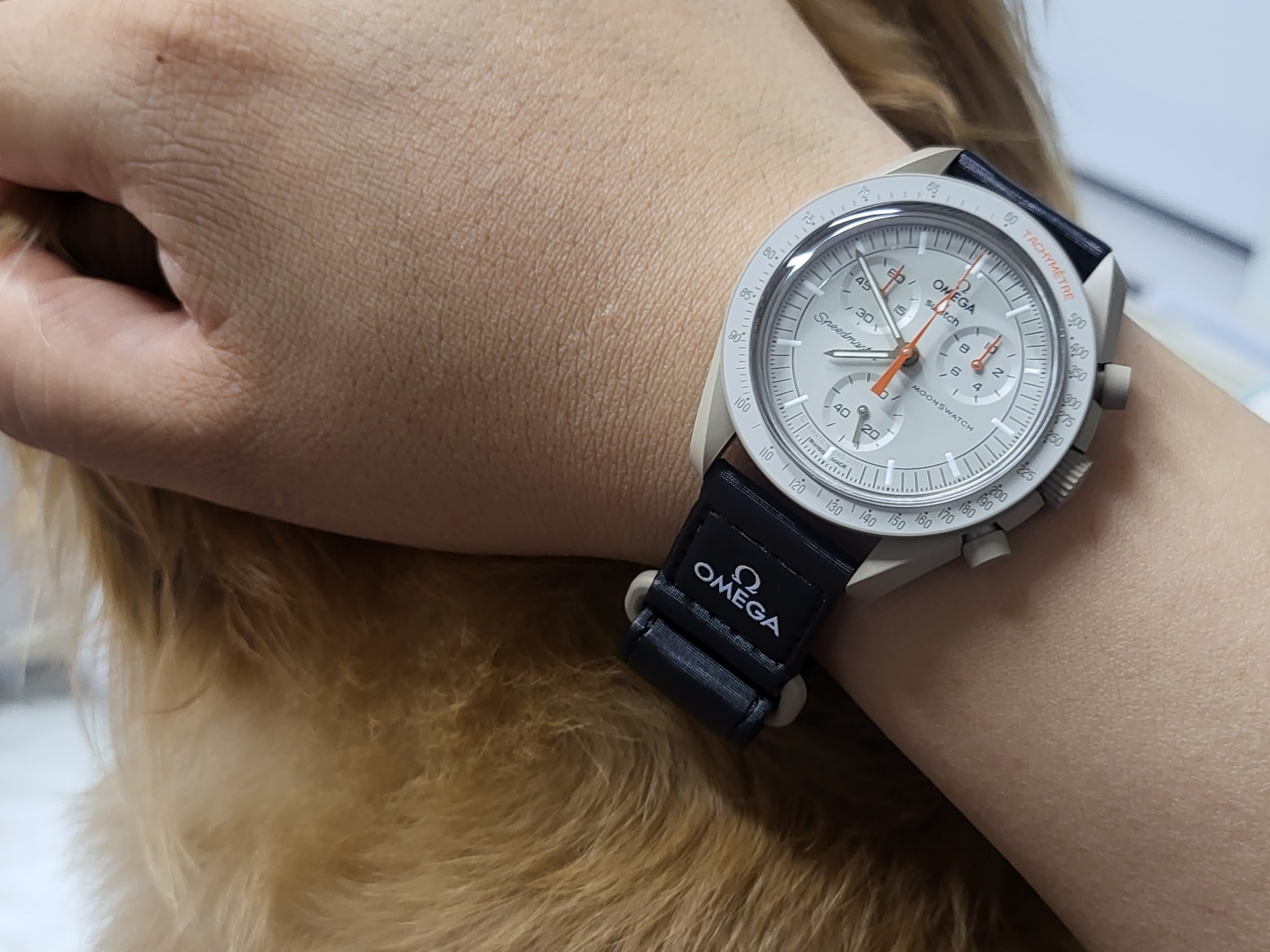 Swatch x Omega Bioceramic MoonSwatch Mission To Venus, Swatch x Omega Bioceramic MoonSwatch Mission To Jupiter 착용 스타일 - 2