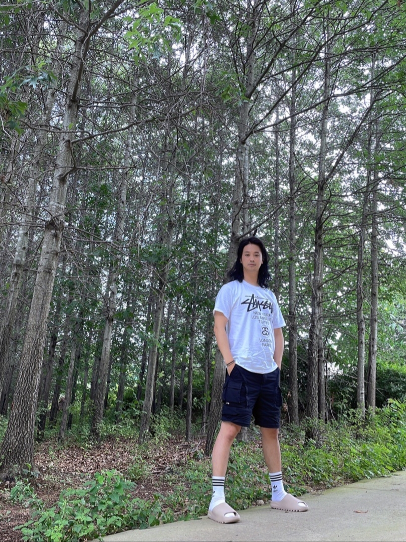 Stussy World Tour T-Shirt White, Adidas Yeezy Slide Pure 착용 스타일