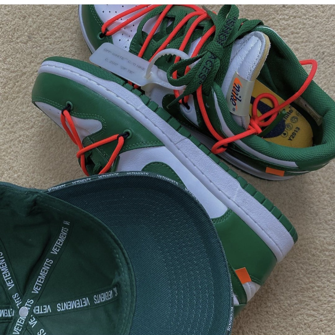 Nike x Off-White Dunk Low Pine Green 착용 스타일 - 2
