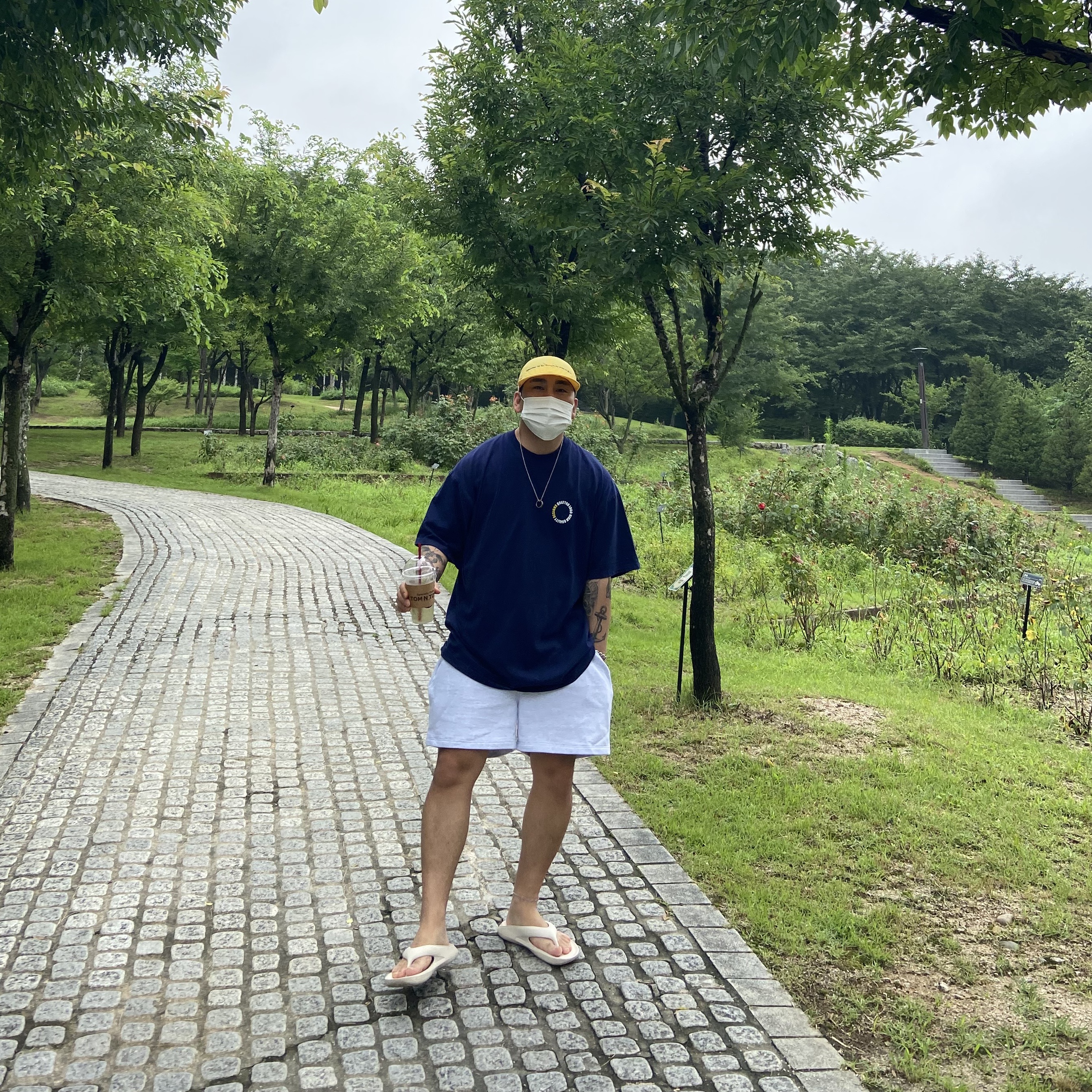 New Balance x Taw&Toe Flip Flop Ivory 착용 스타일 - 1