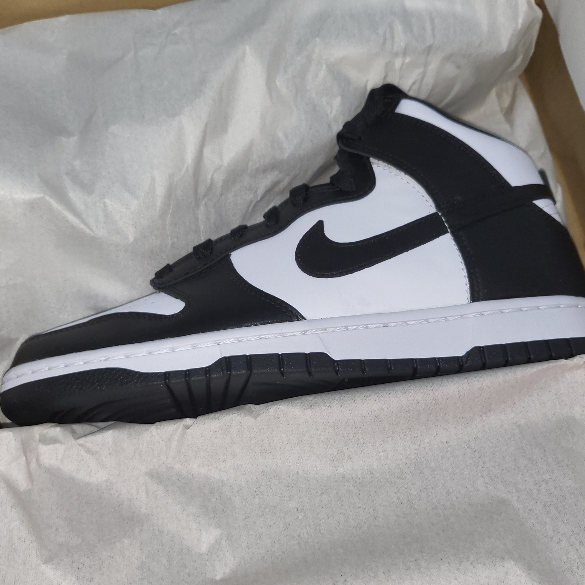 Nike Dunk High Retro Black and White 착용 스타일 - 3
