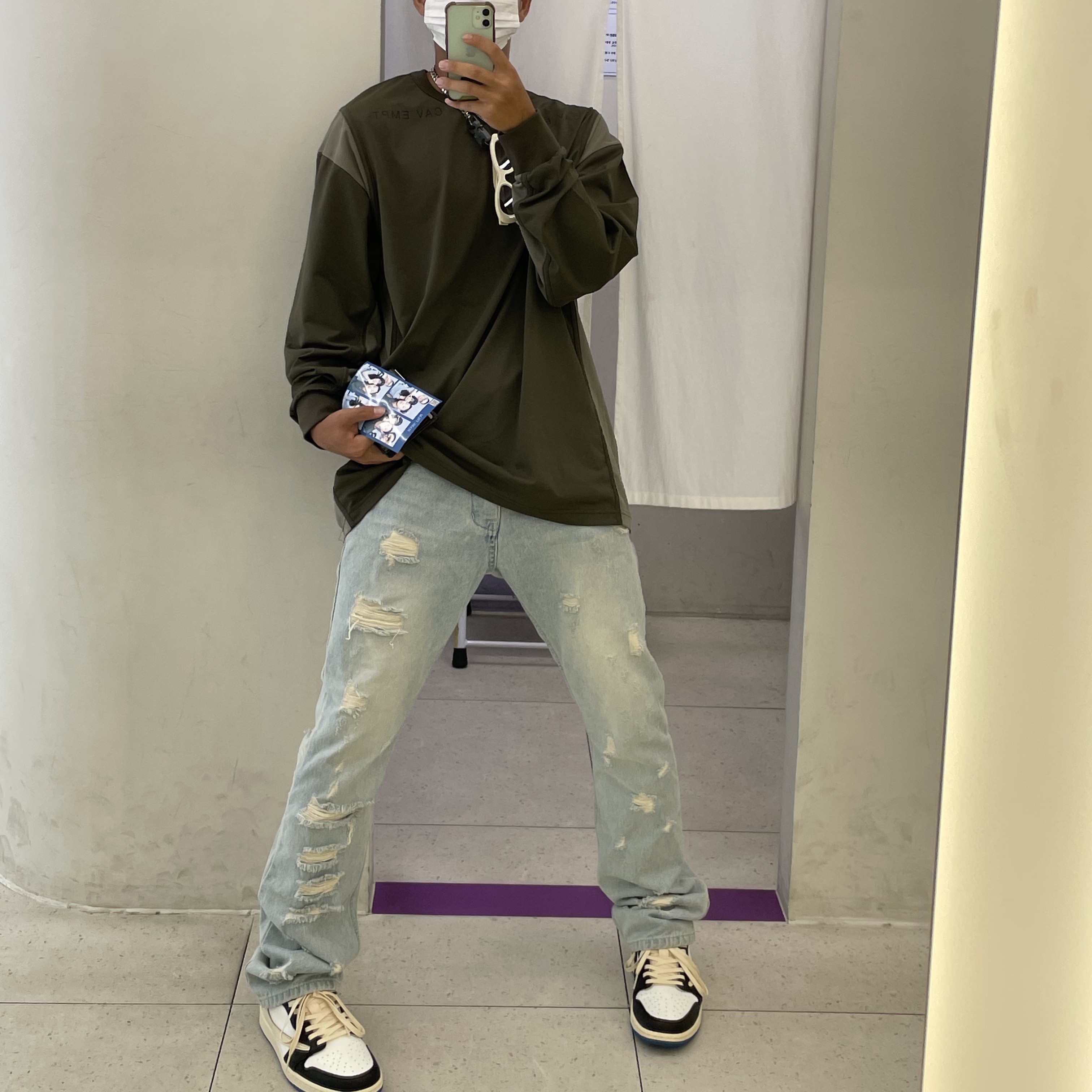 Jordan 1 x Travis Scott x Fragment Retro Low OG SP Military Blue 착용 스타일