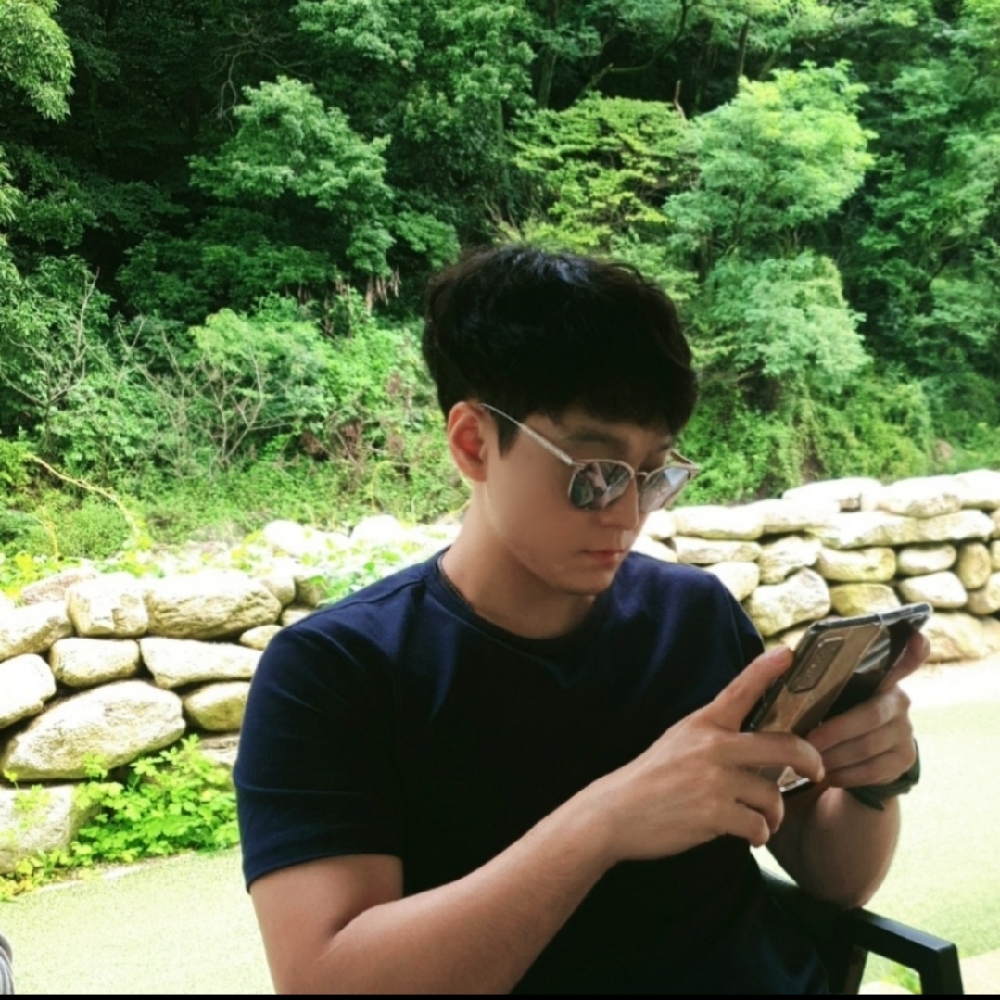 KREAM 프로필 이미지