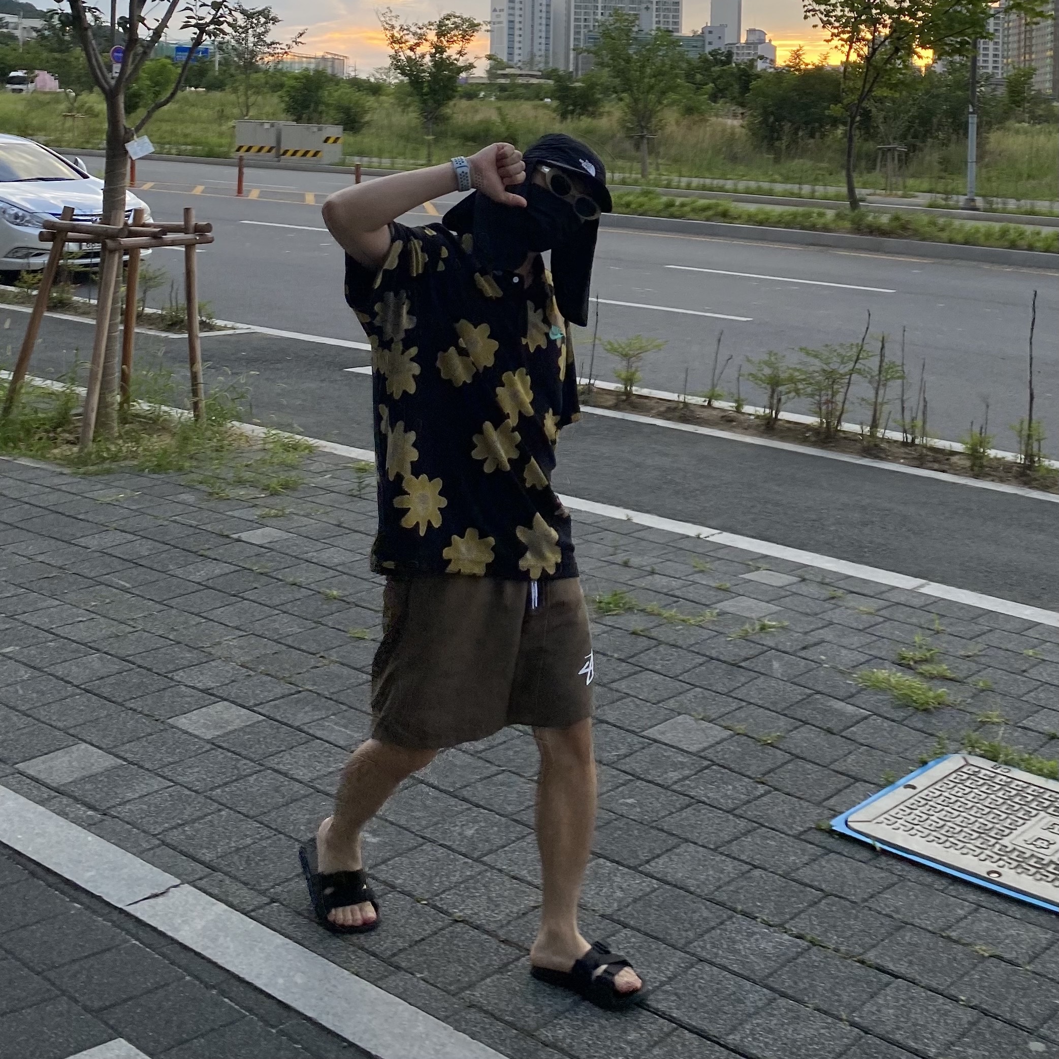 Stussy Big Stock Water Shorts Brown 착용 스타일