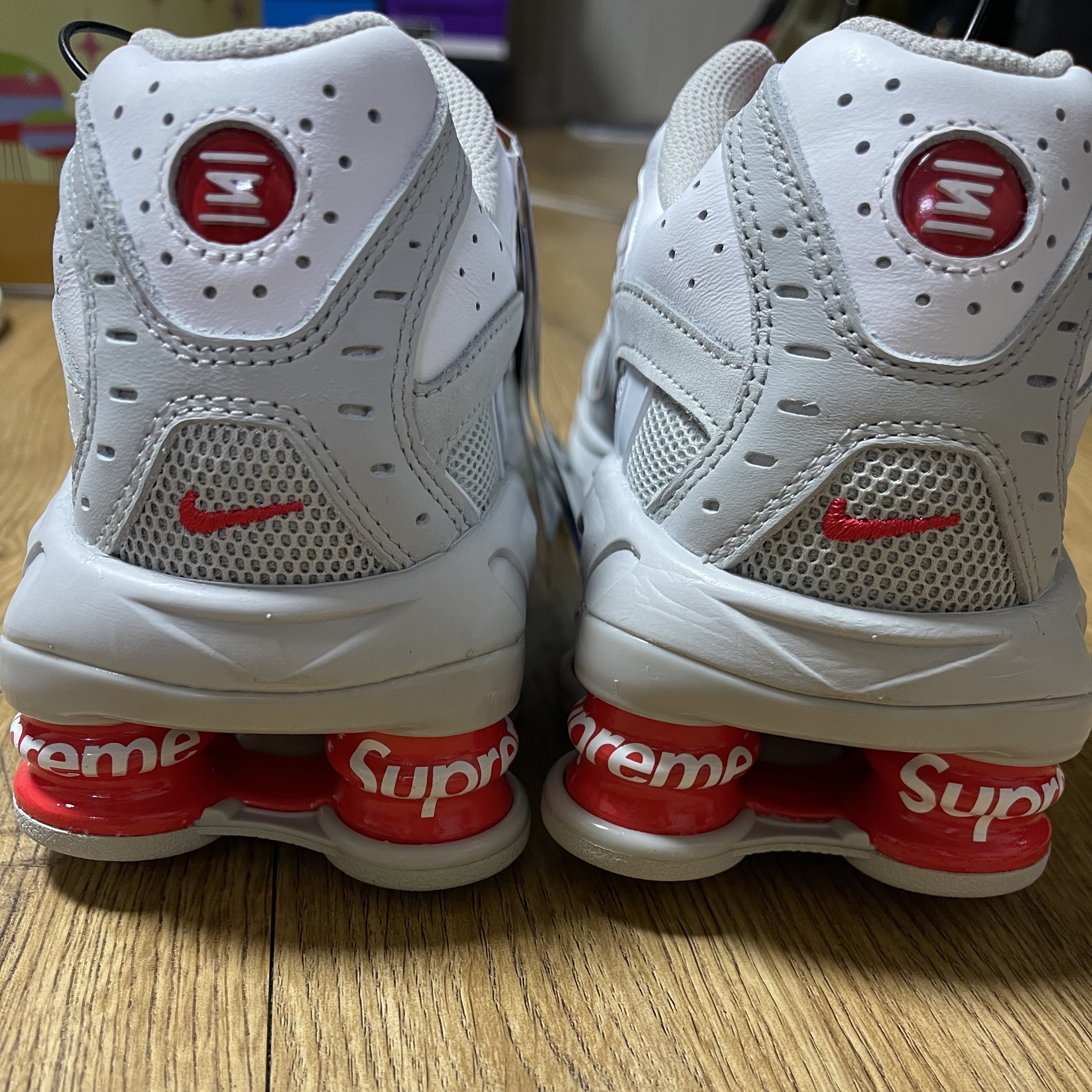 Nike x Supreme Shox Ride 2 SP White 착용 스타일 - 1