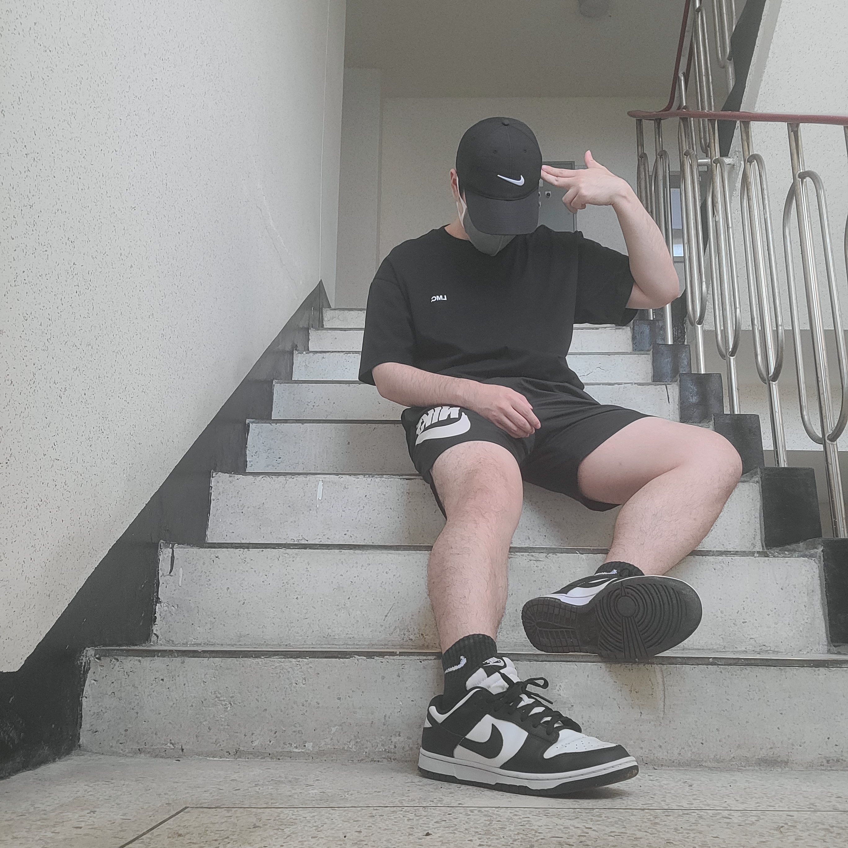 Nike Dunk Low Retro Black 착용 스타일