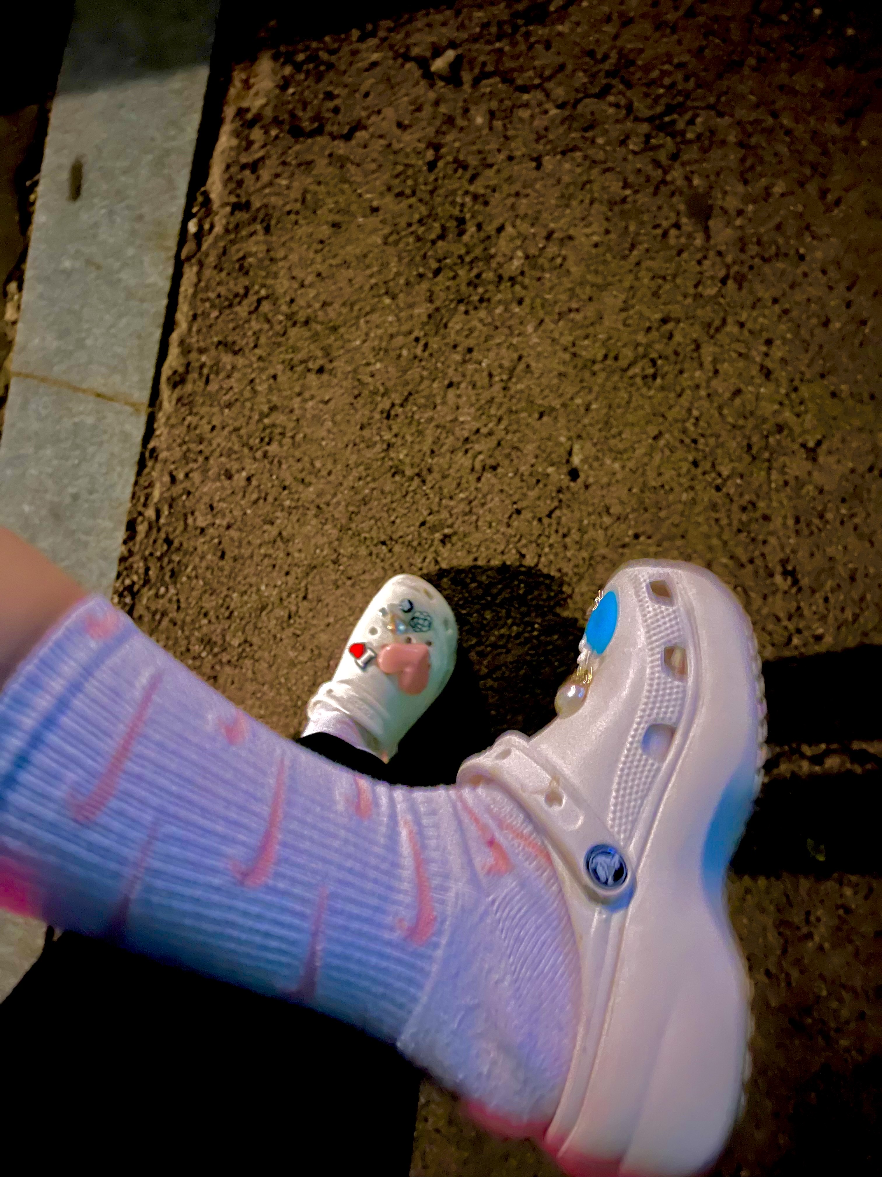 (Kids) Nike Everyday Plus Socks Pink White (6 Pack/Korean Ver.), Crocs Classic Clog White 착용 스타일 - 5