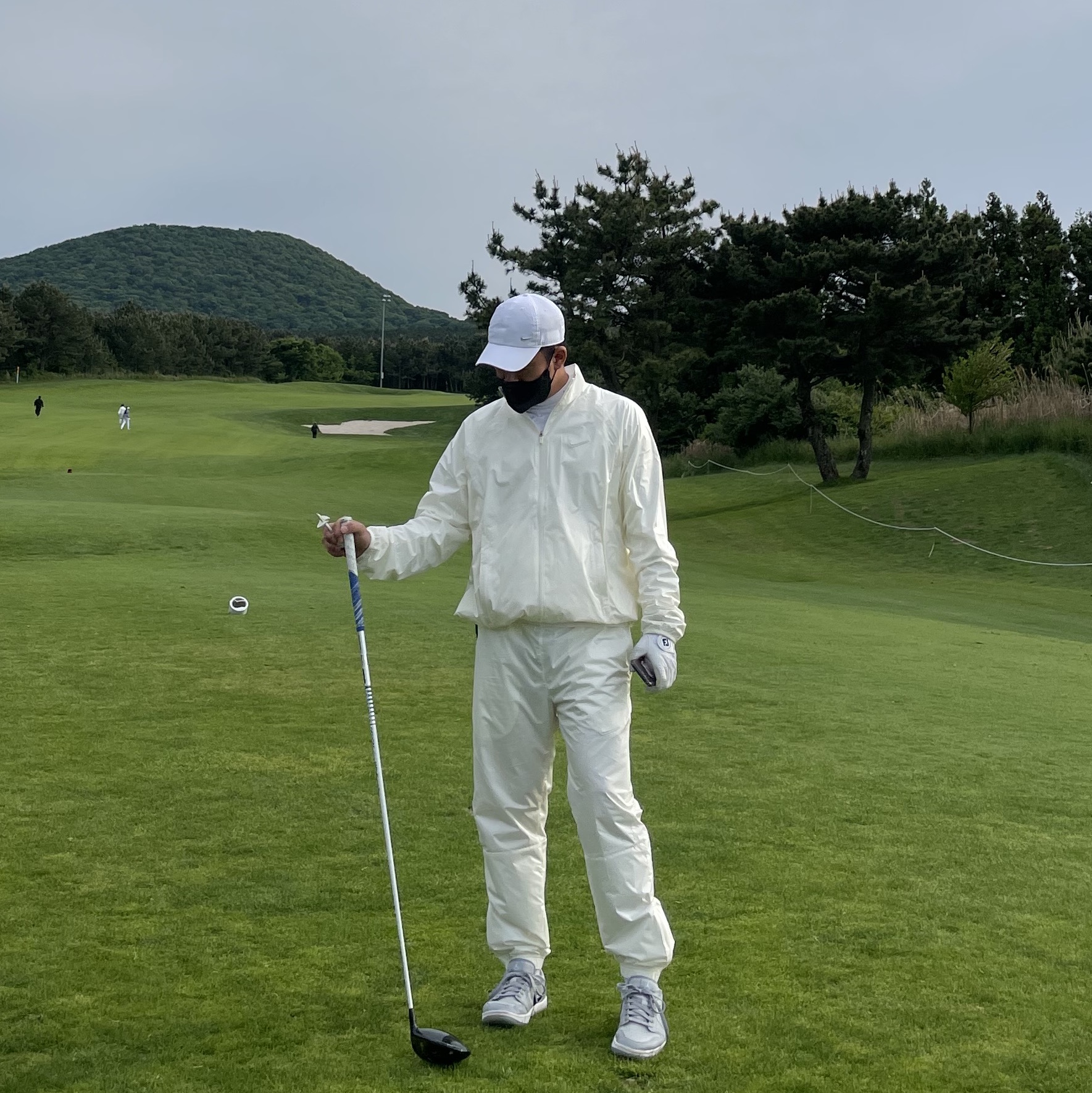 Nike x Drake Nocta Golf Track Jacket Sail - US/EU, Nike x Drake Nocta Golf Pants Sail - US/EU 착용 스타일