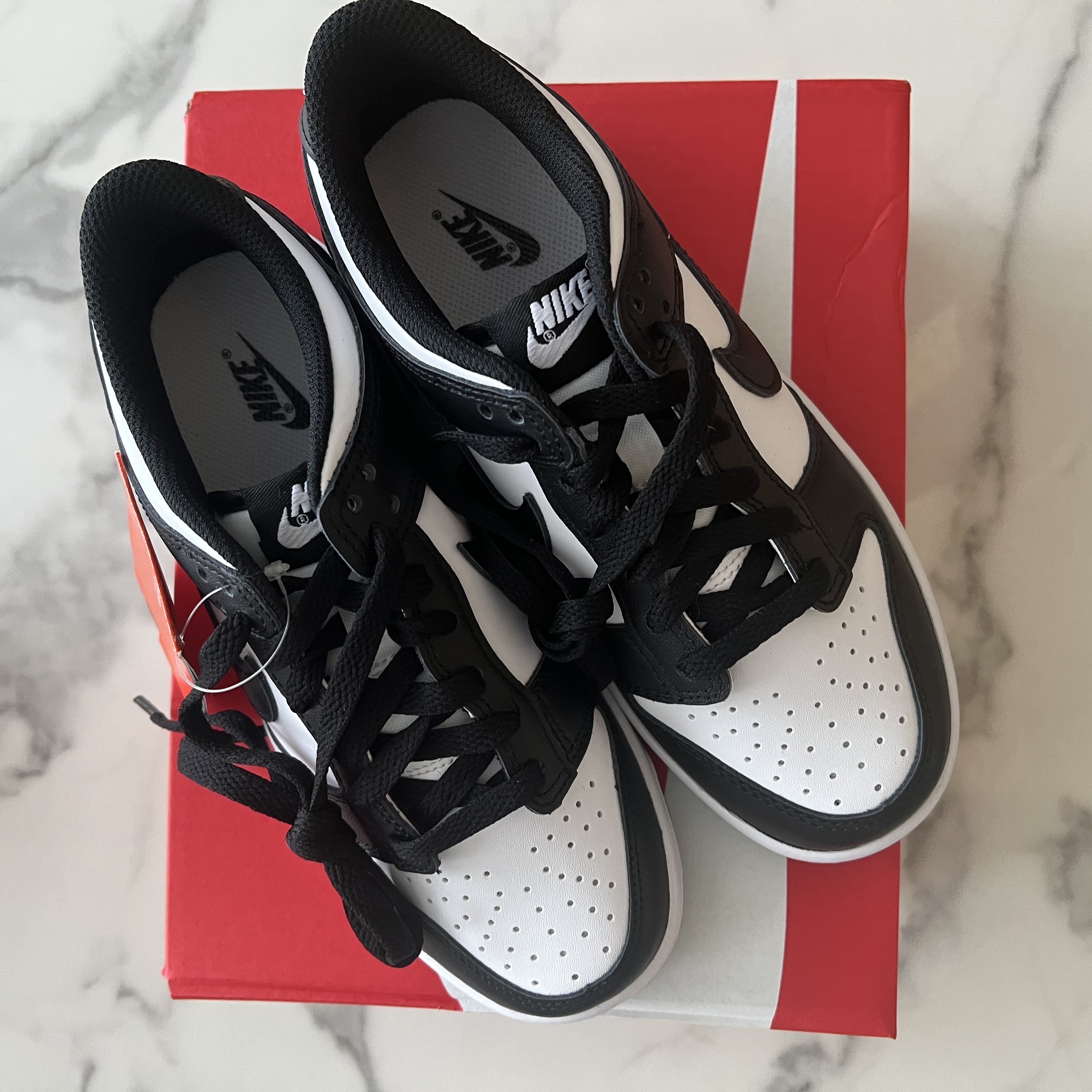 (W) Nike Dunk Low Black 착용 스타일 - 2