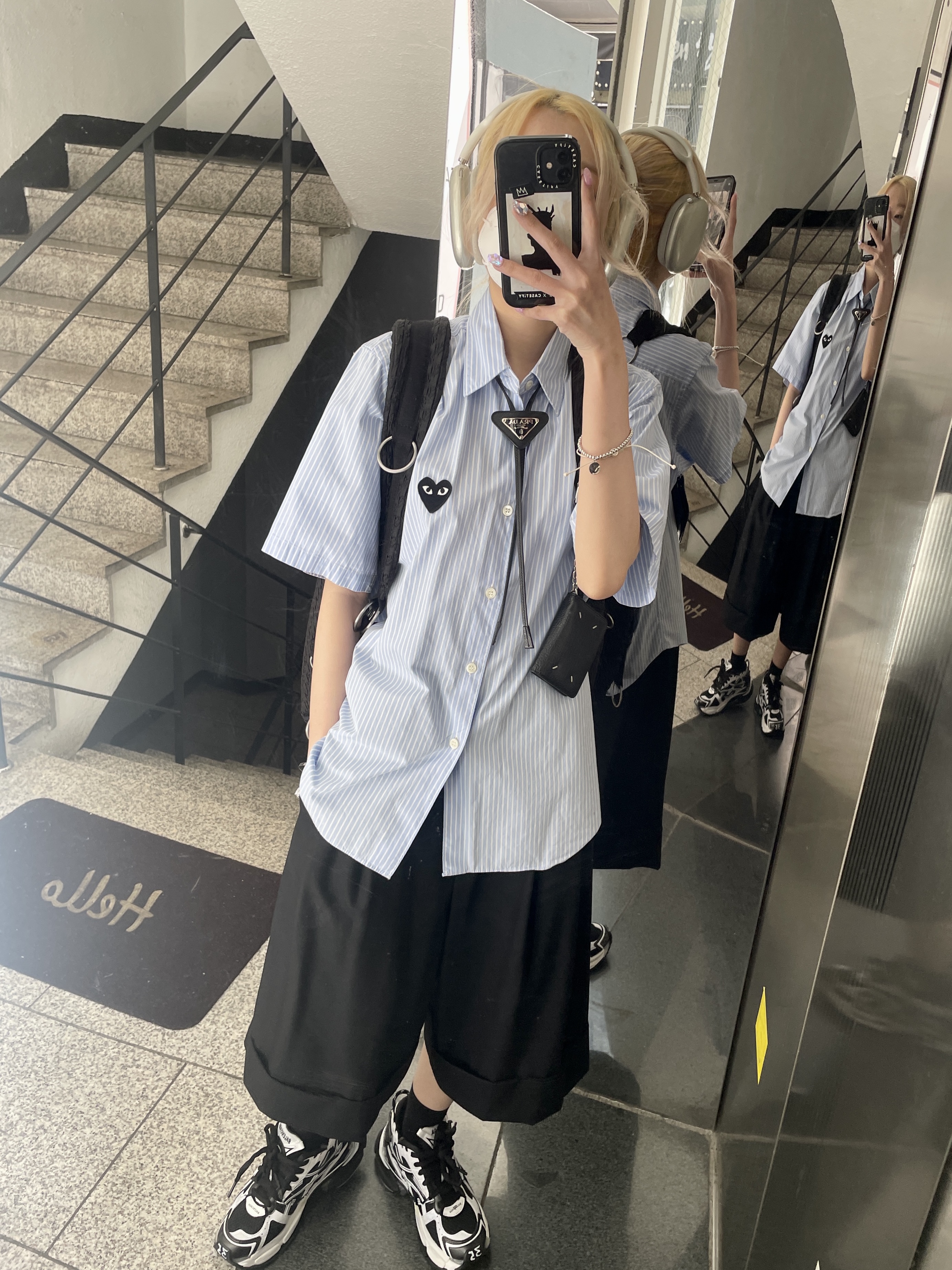 Balenciaga Runner Sneakers Black White, Prada Saffiano Leather Bolo Tie Black 착용 스타일