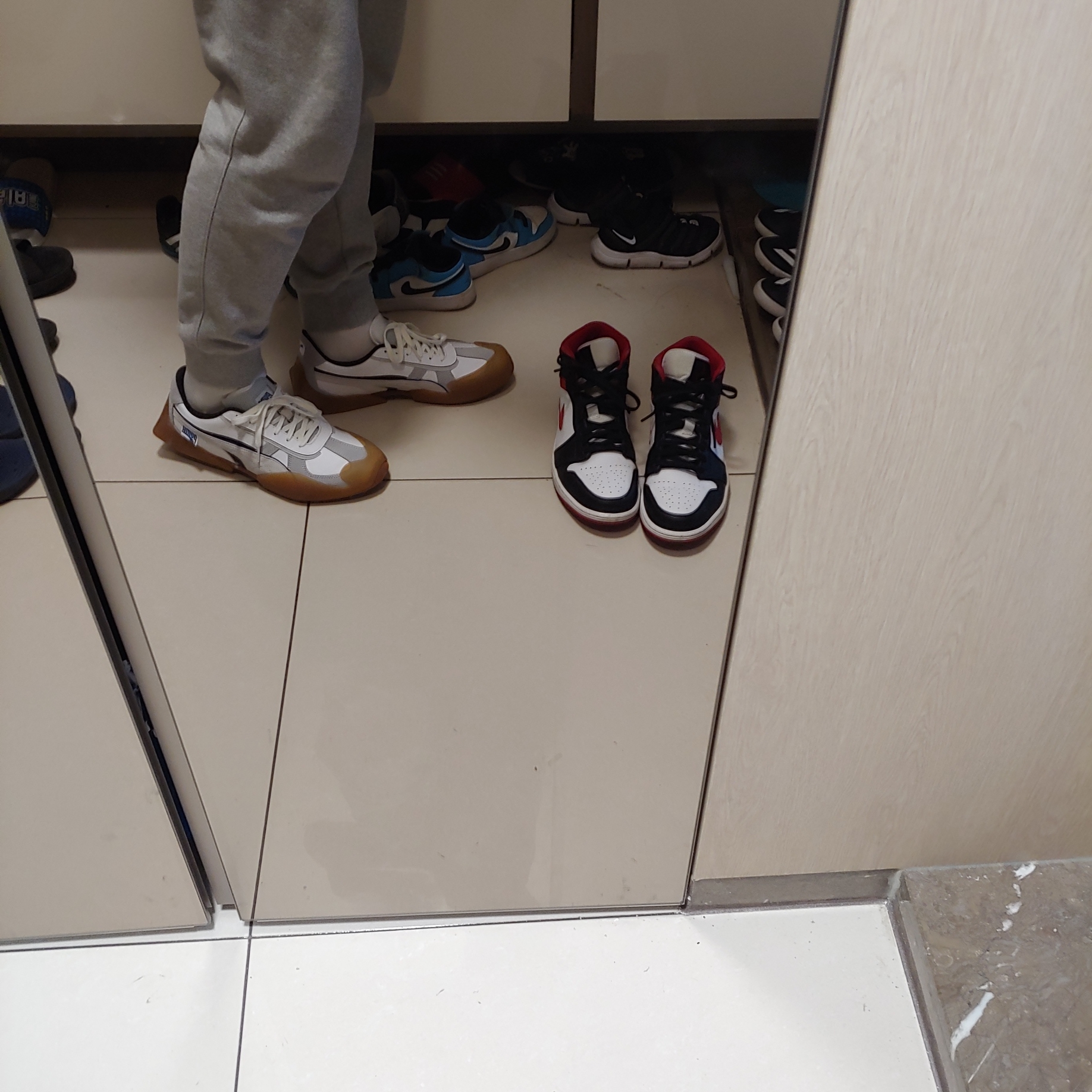 Puma Vaderon White 착용 스타일