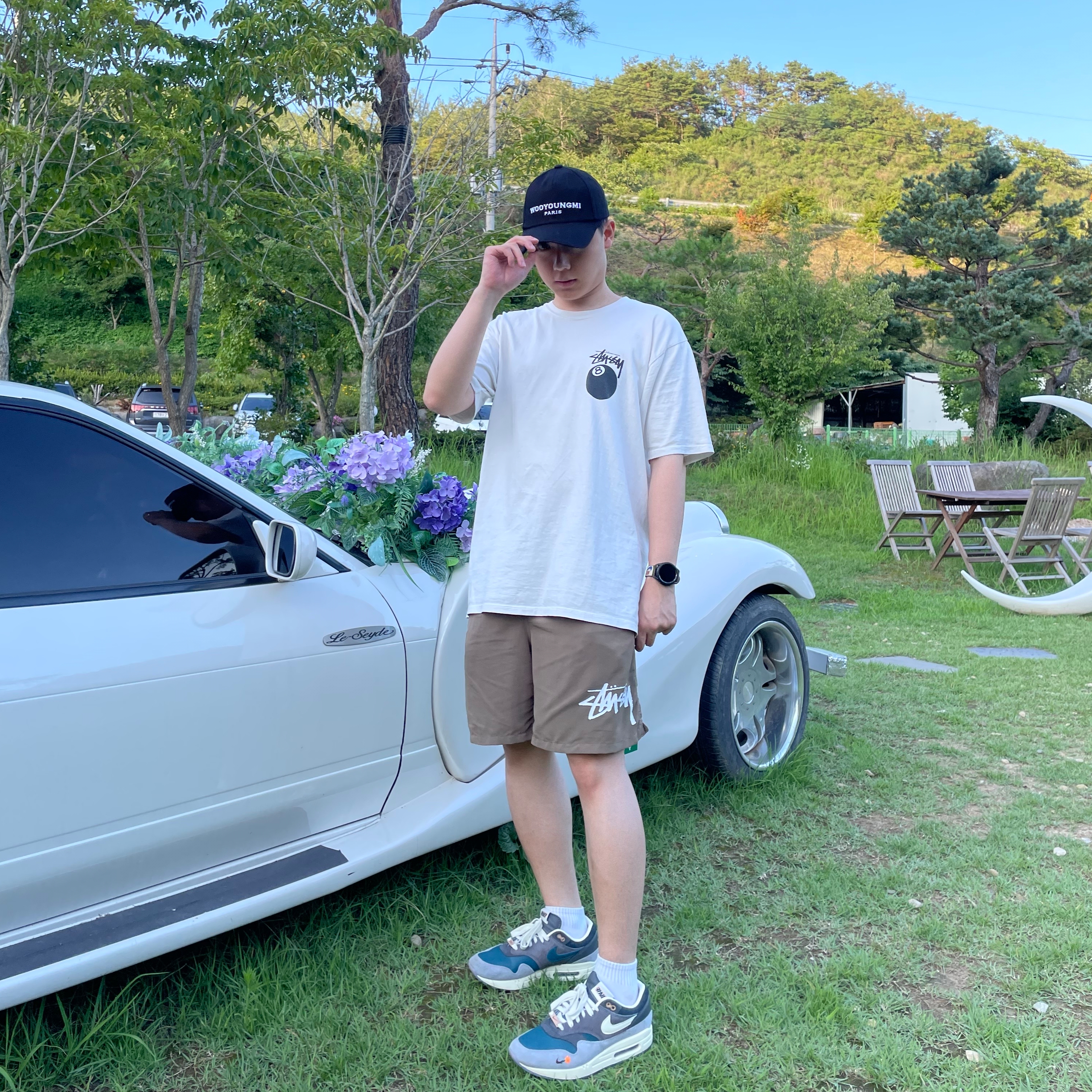 Wooyoungmi White Embroidered Logo Ball Cap Black, Nike x Kasina Air Max 1 SP Won-Ang Particle Grey 착용 스타일