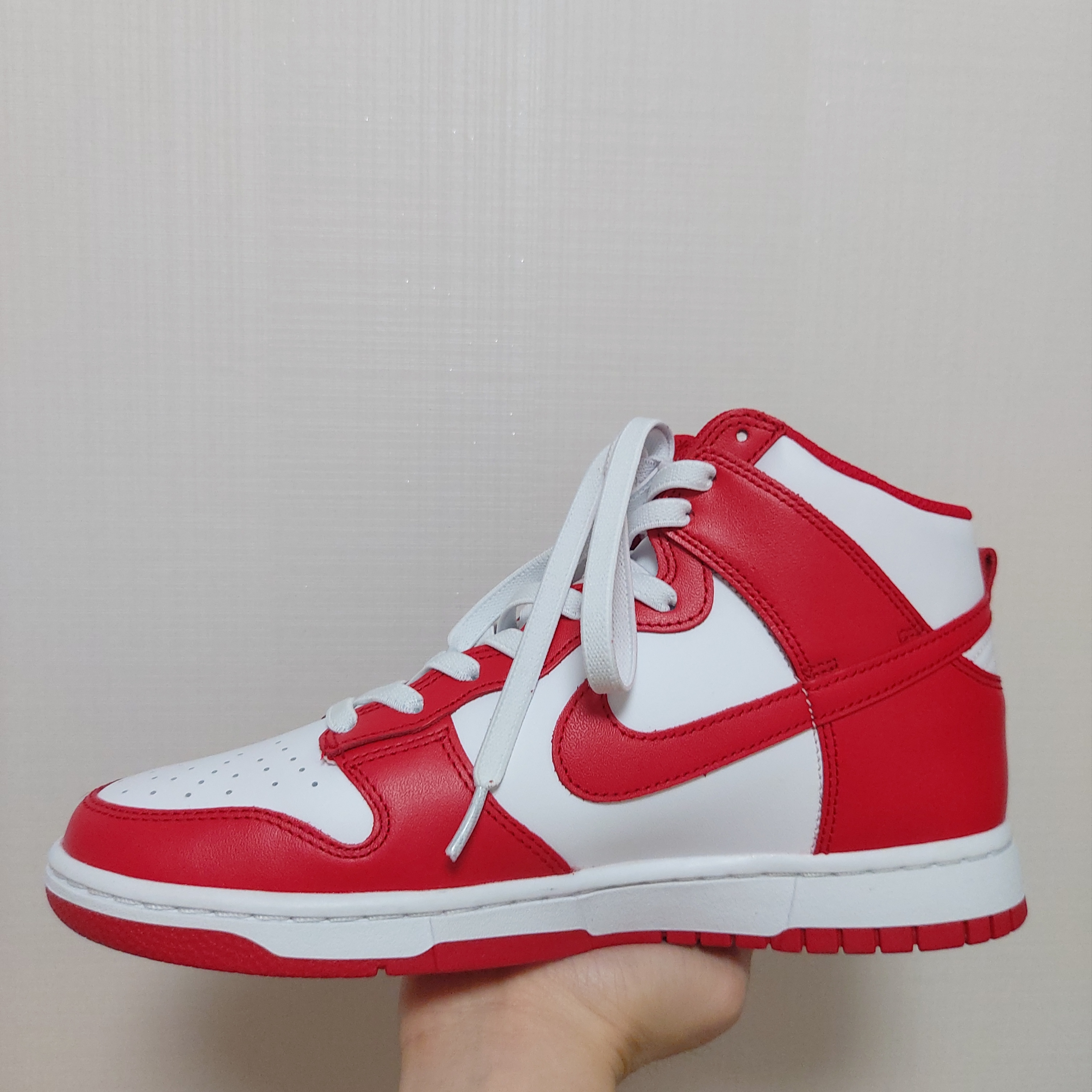 Nike Dunk High Retro Championship White and Red 착용 스타일