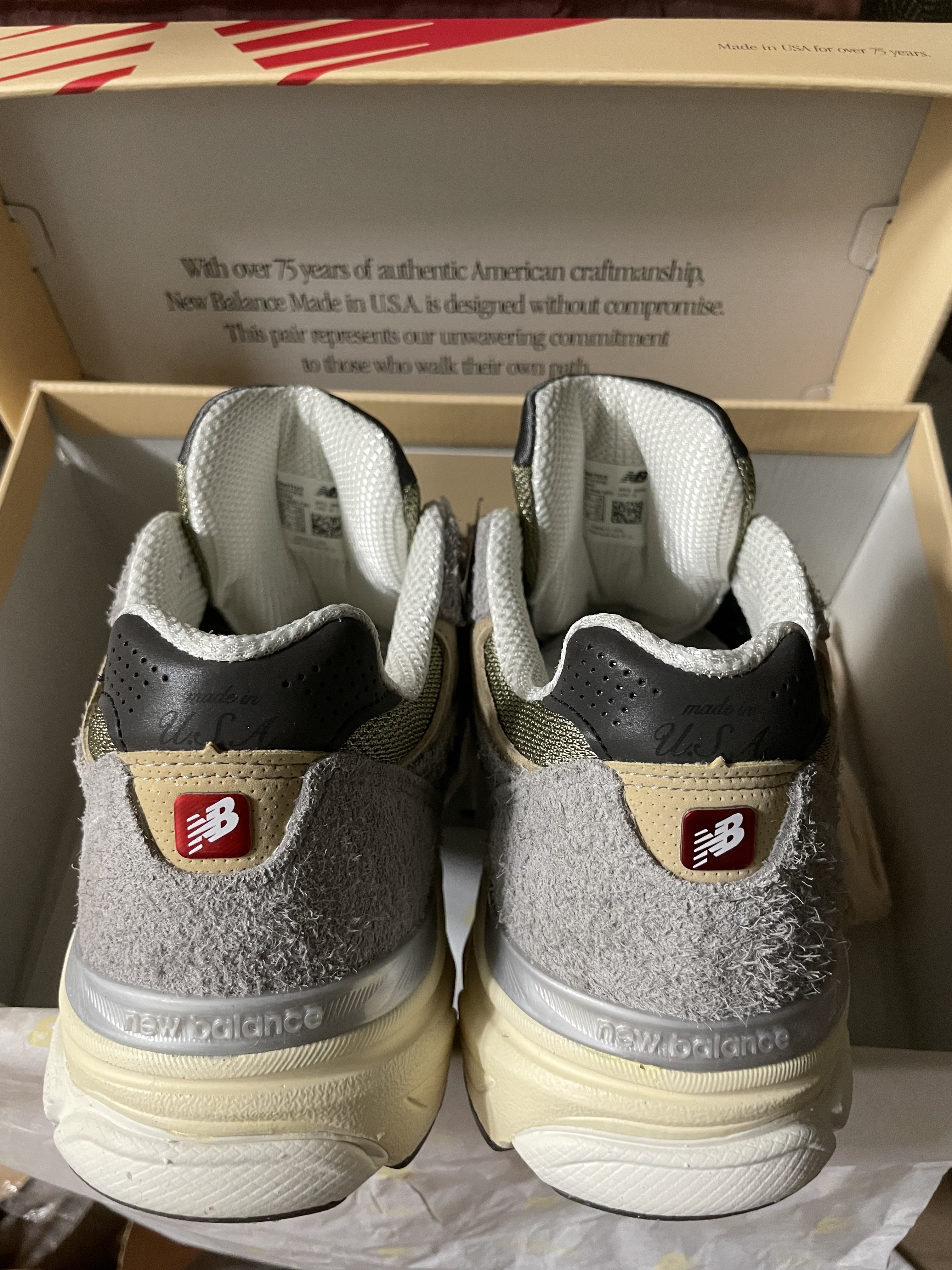 New Balance 990v3 Made in USA Marblehead Incense 착용 스타일 - 5