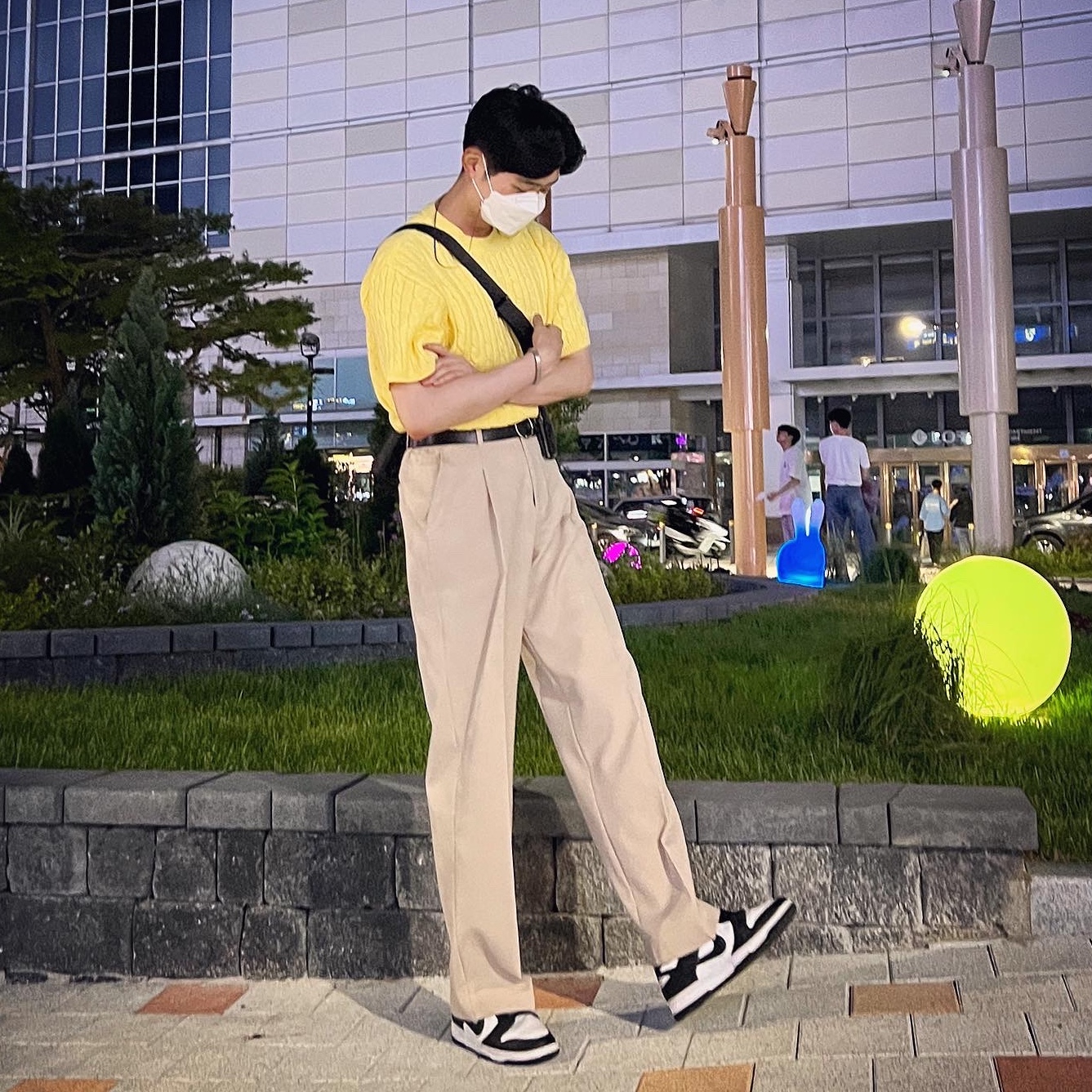 Nike Dunk Low Retro Black, Louis Vuitton Trio Messenger Monogram Eclipse 착용 스타일