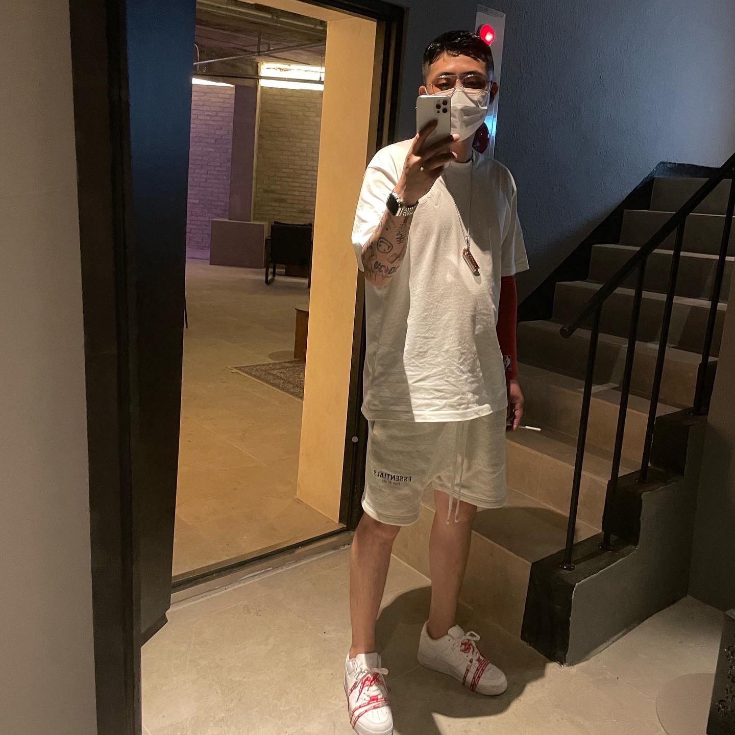 Nike x Supreme Air Force 1 Low White, Essentials The Core Collection Sweatshorts Oatmeal 착용 스타일