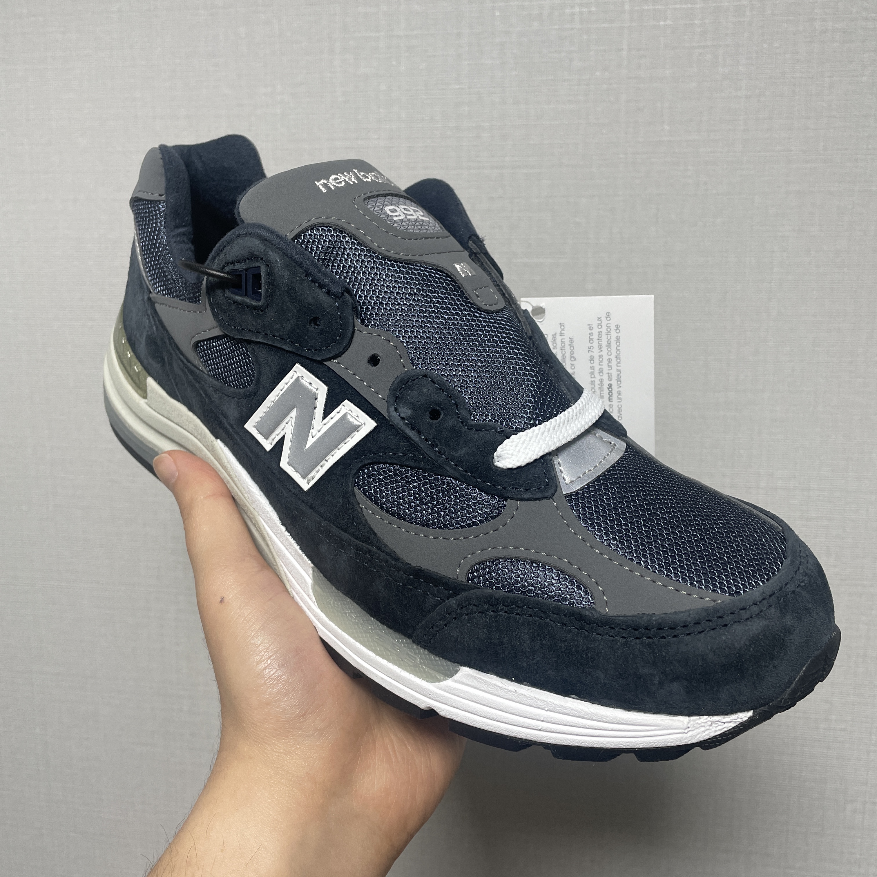 New Balance 992 Made in USA Navy 착용 스타일 - 1