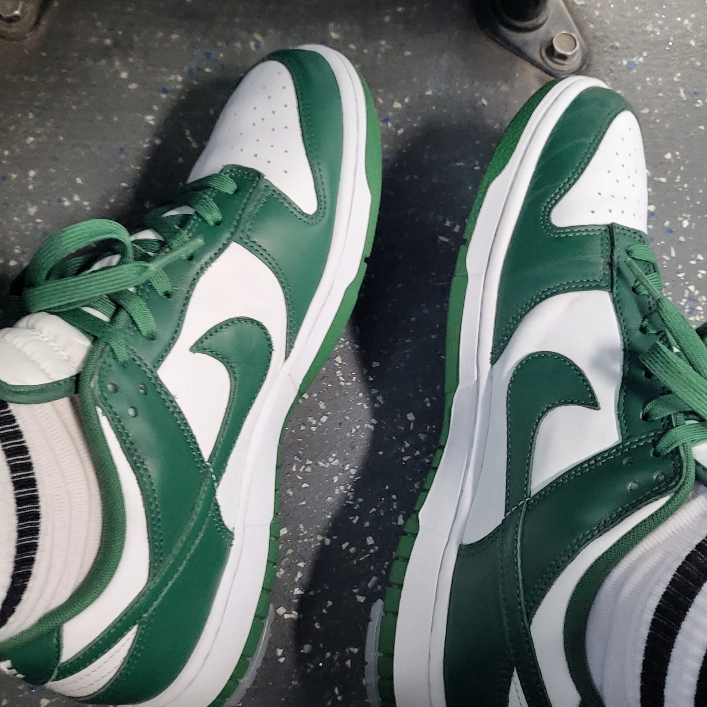 Nike Dunk Low Retro Varsity Green 착용 스타일 - 1