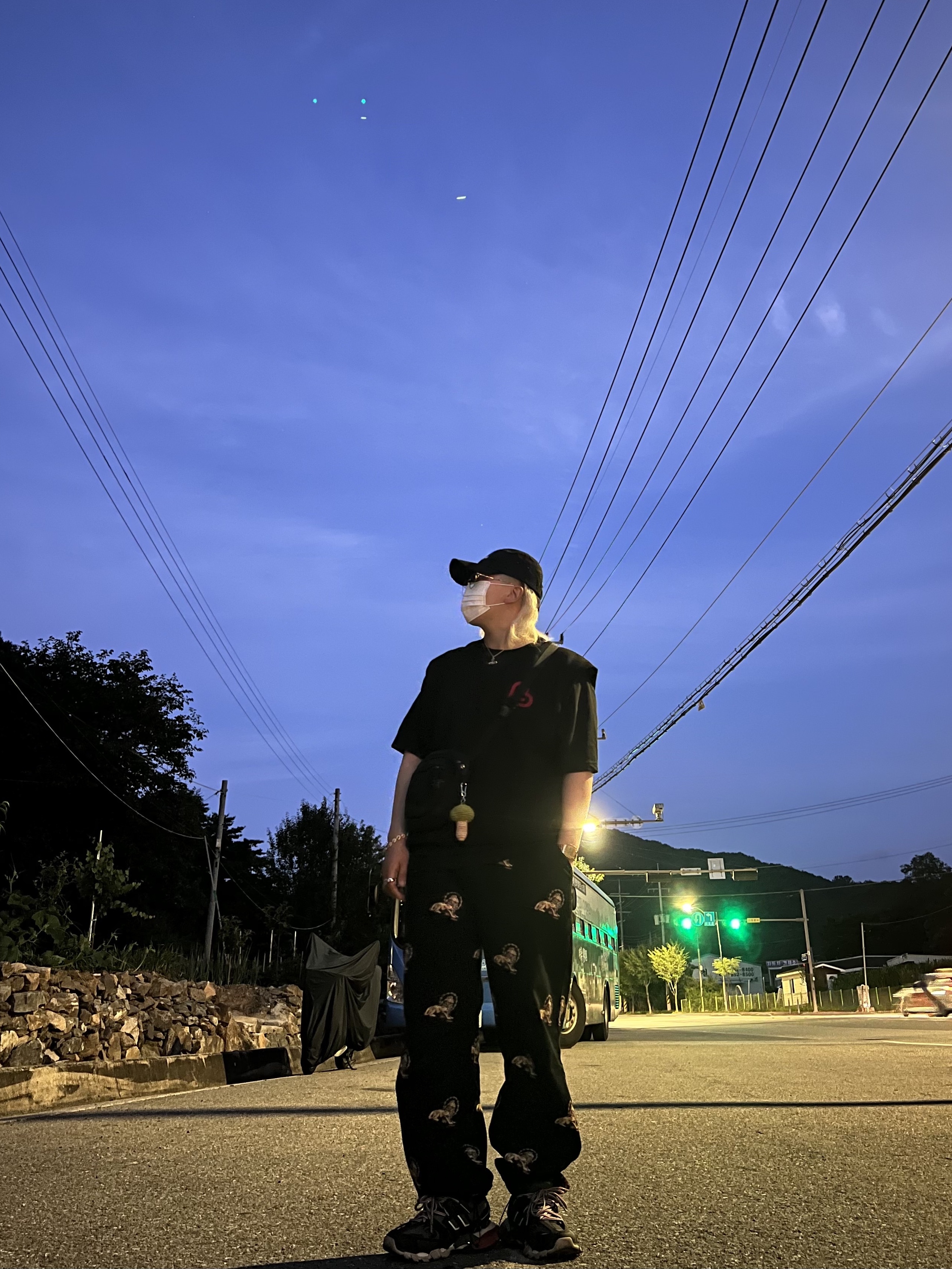Supreme Waxed Cotton Camp Cap Black - 21FW, Arc'teryx Mantis 2 Waistpack Black 착용 스타일 - 2