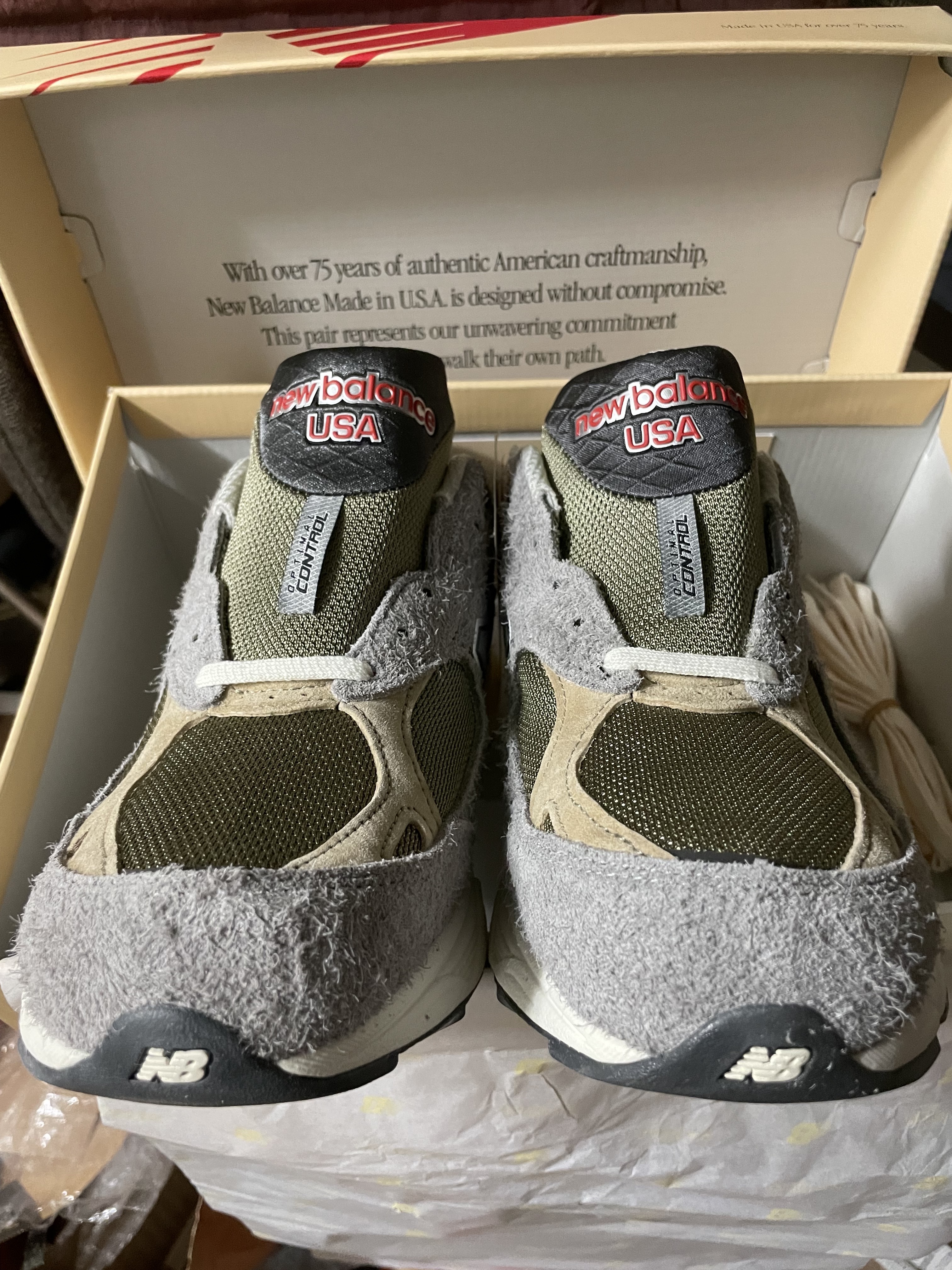 New Balance 990v3 Made in USA Marblehead Incense 착용 스타일 - 4