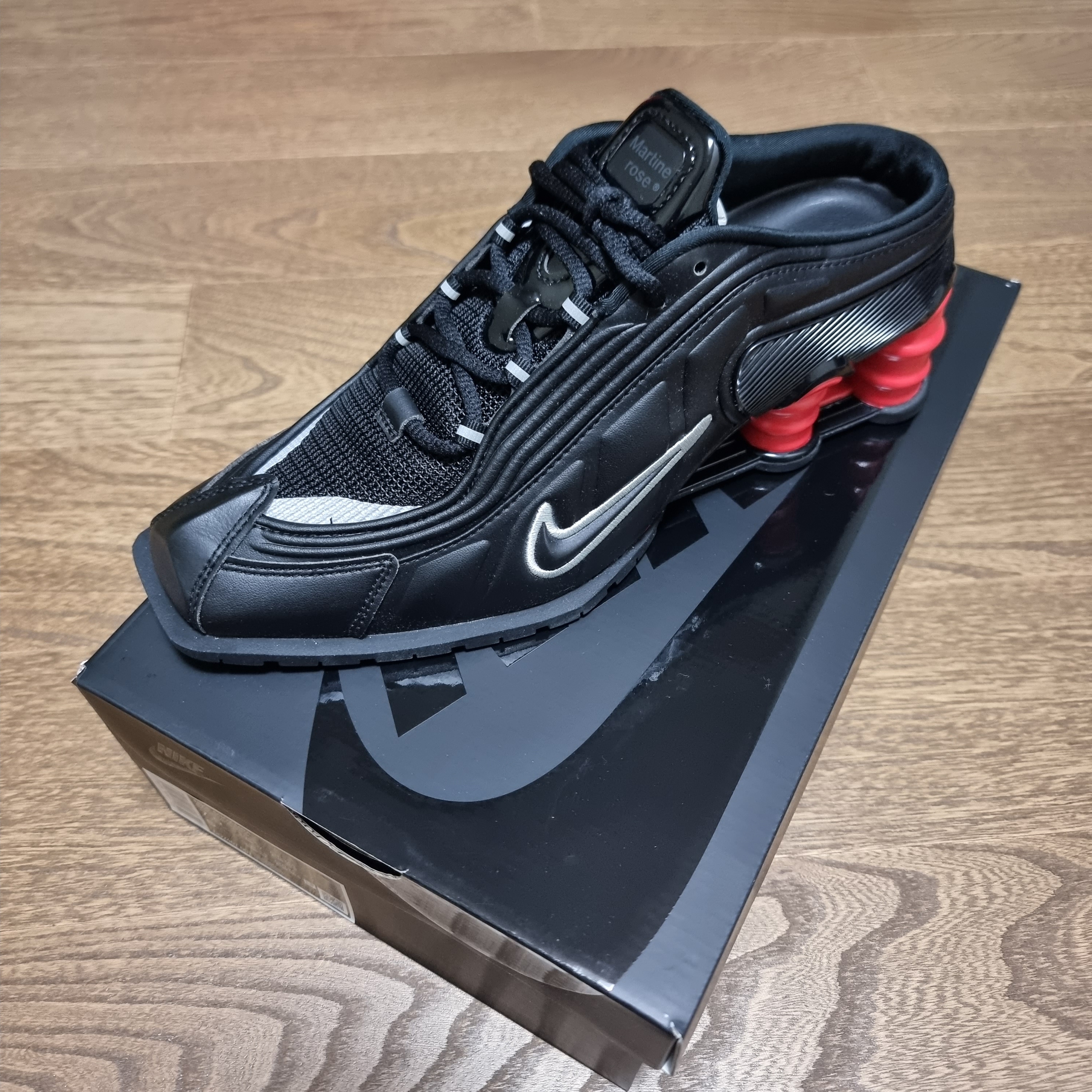 Nike x Martine Rose Shox MR4 Black 착용 스타일
