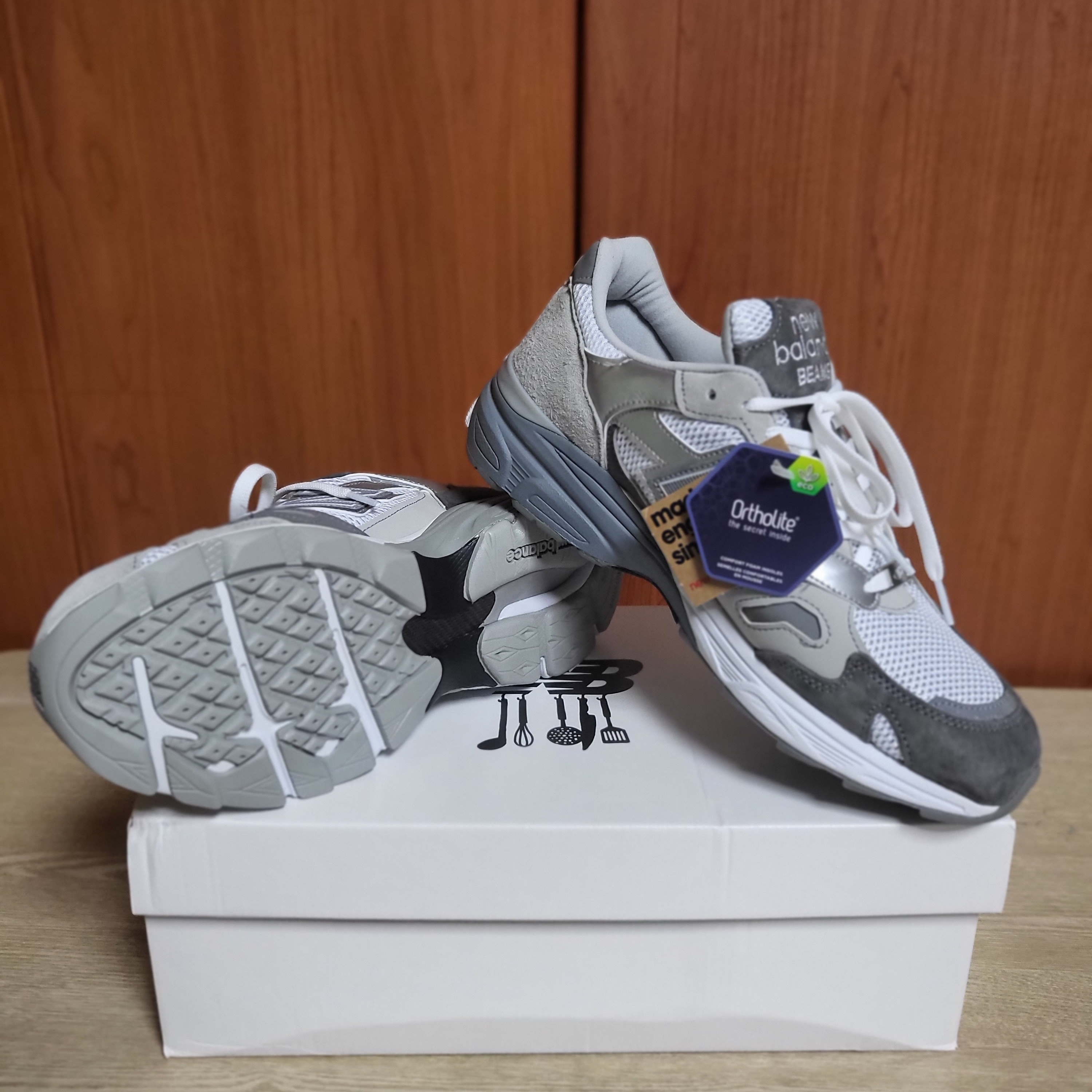 New Balance x Paperboy Paris x Beams 920 Made in UK Ice Boy 착용 스타일 - 1
