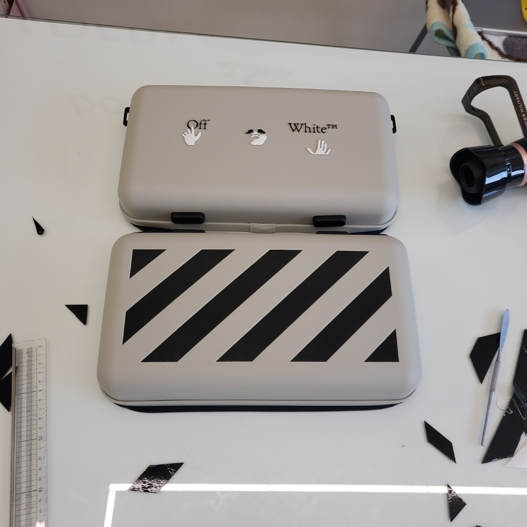 Off-White x Amore Pacific Protection Box (Without Cosmetics) 착용 스타일 - 1