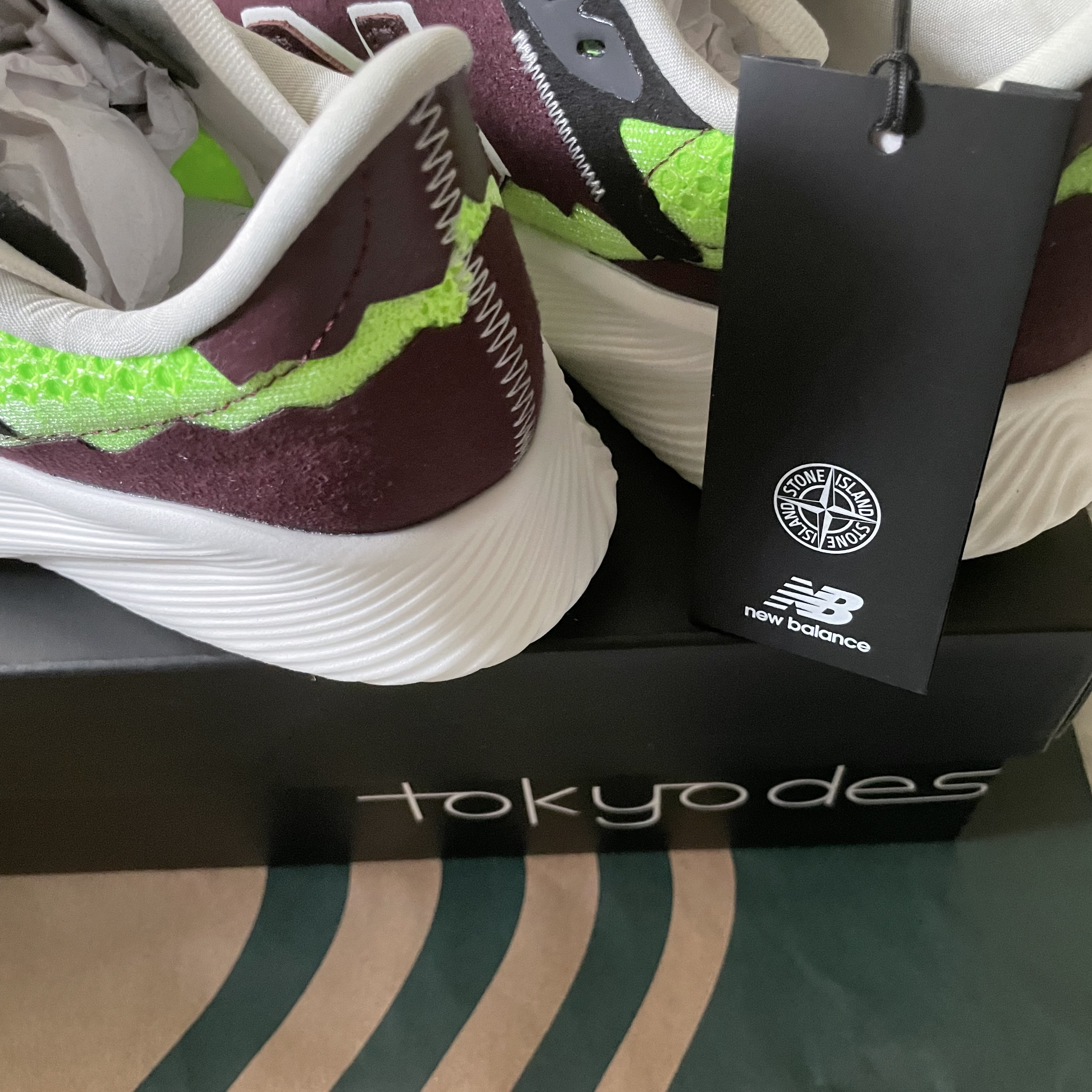 New Balance x Stone Island x Tokyo Design Studio FuelCell RC Elite v2 SI Green 착용 스타일 - 3