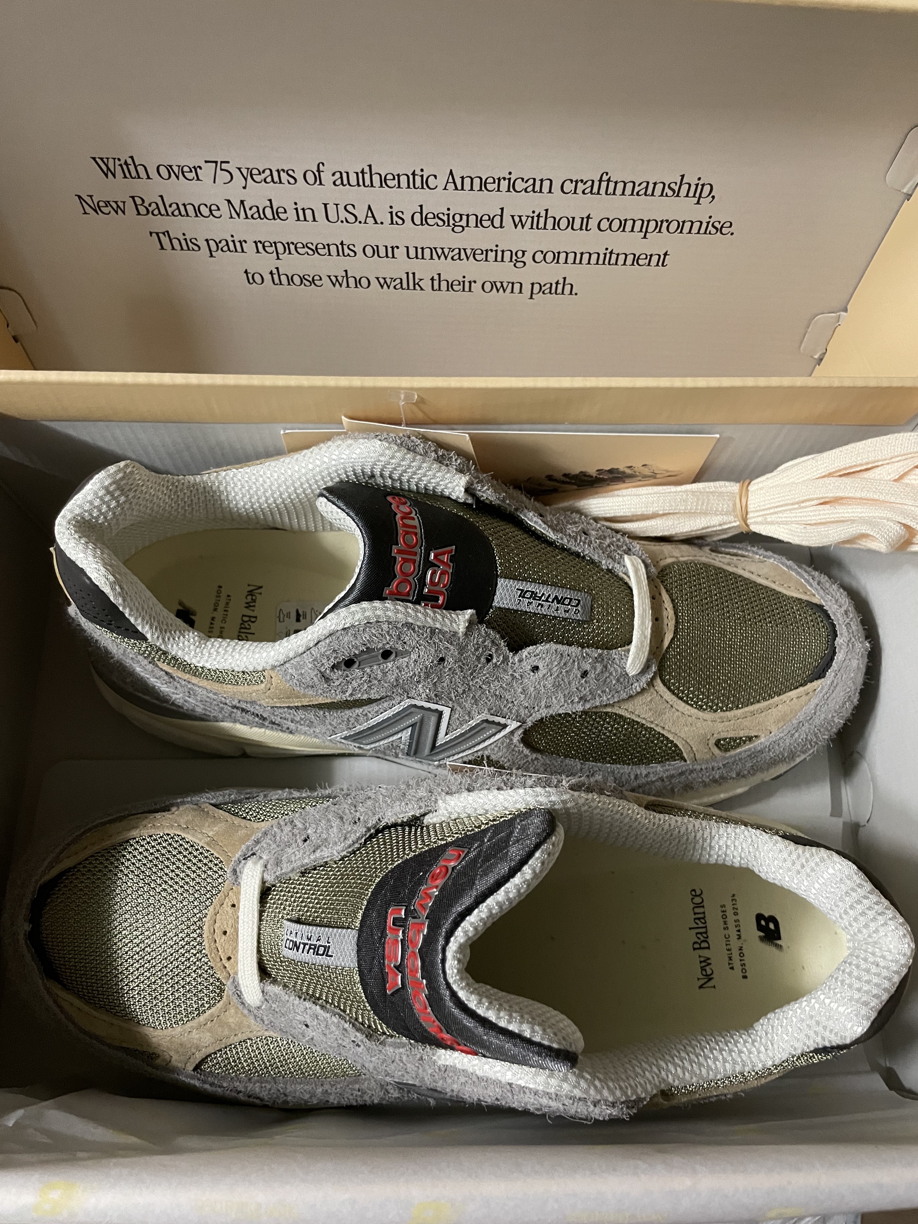 New Balance 990v3 Made in USA Marblehead Incense 착용 스타일 - 3