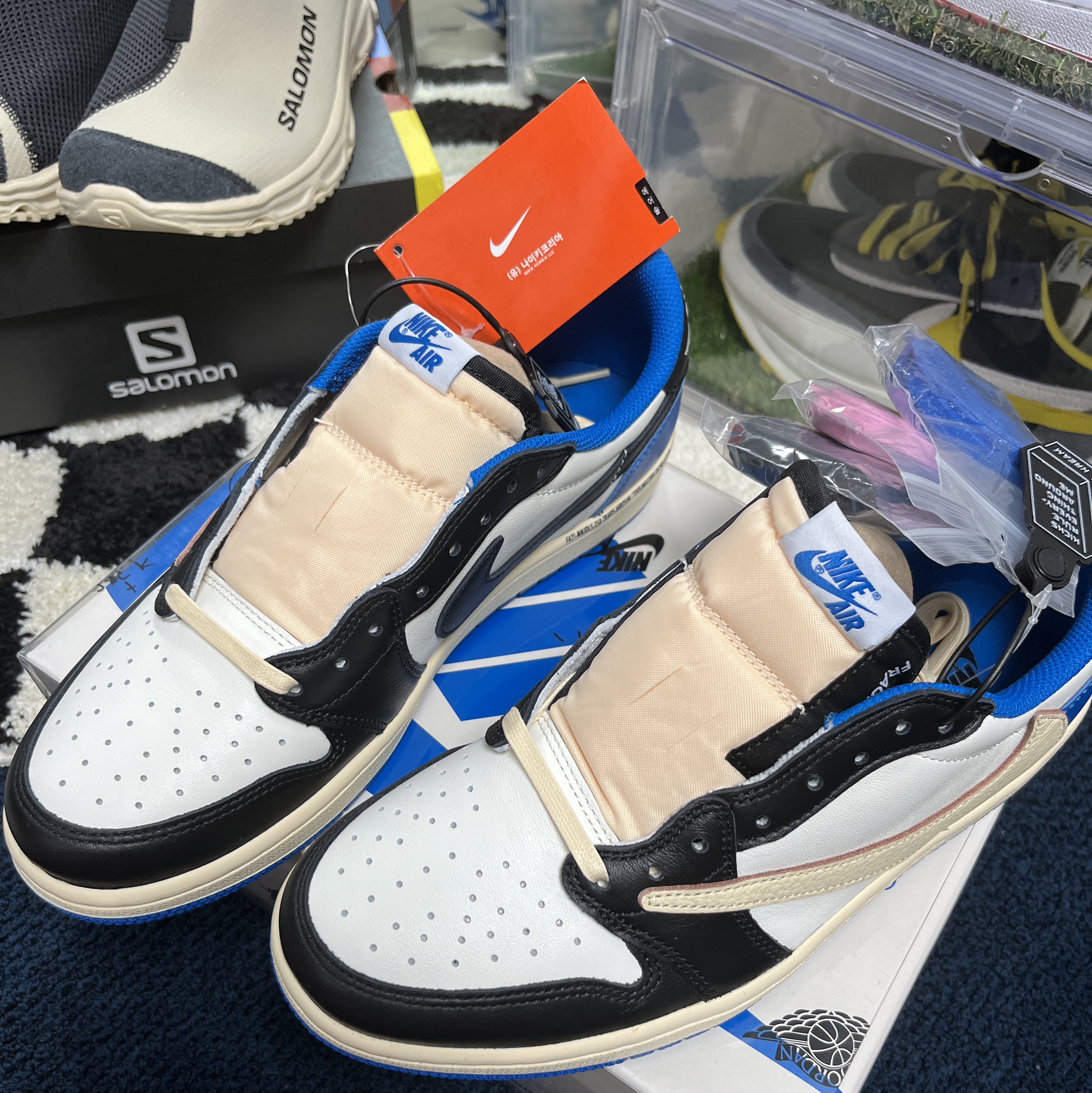 Jordan 1 x Travis Scott x Fragment Retro Low OG SP Military Blue 착용 스타일