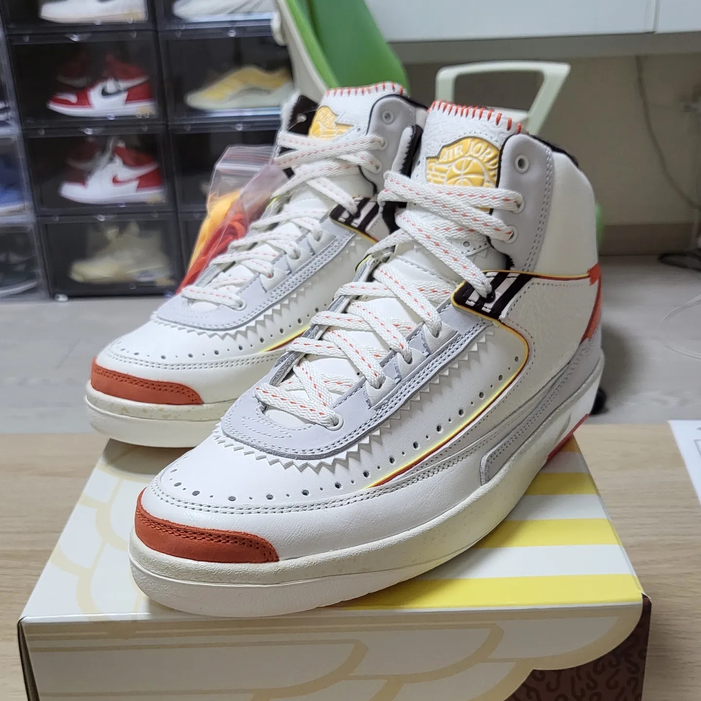 Jordan 2 x Maison Chateau Rouge Retro SP Orange and Sail 착용 스타일 - 1