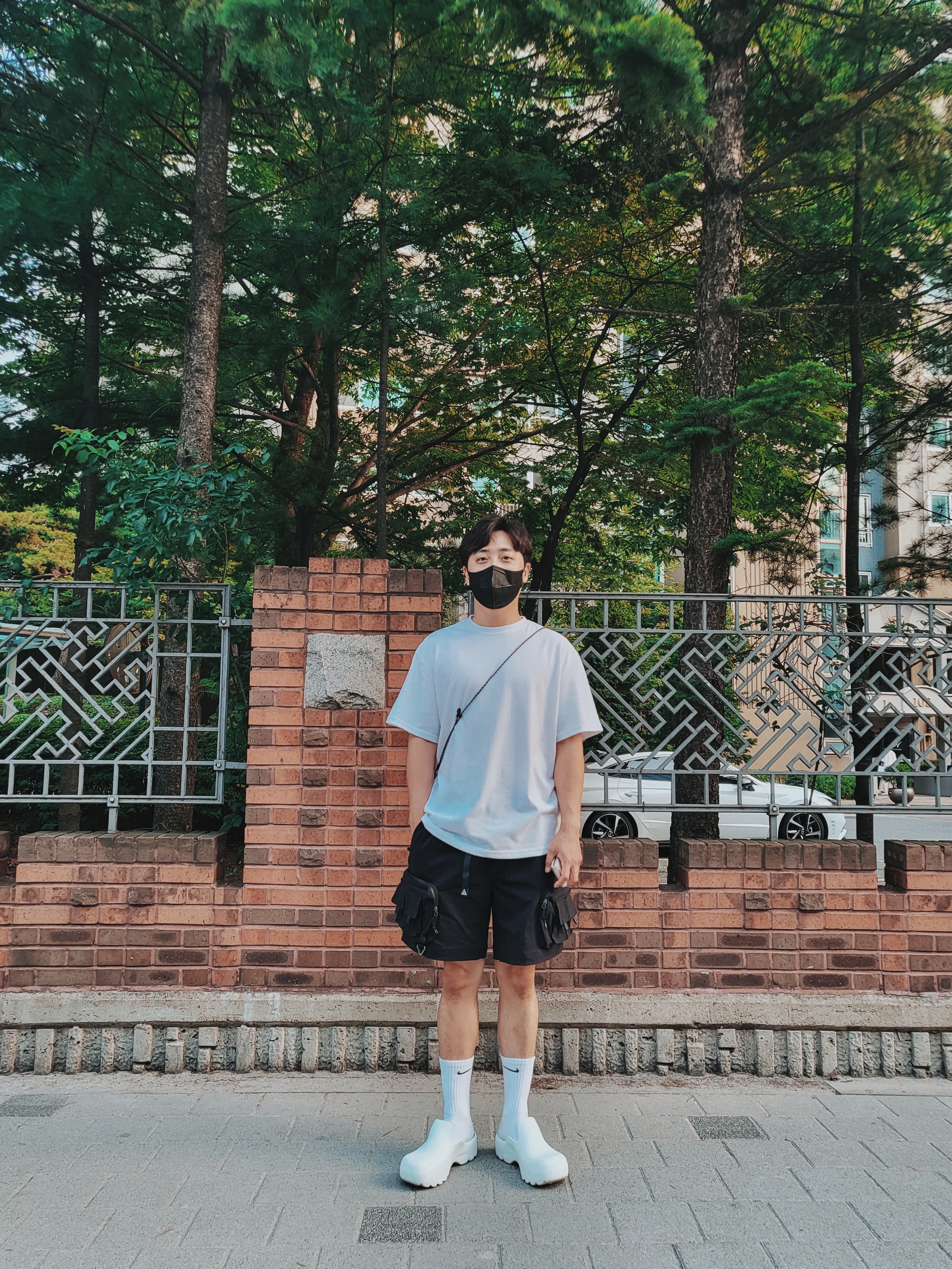 Bottega Veneta Rubber Flash Clog Chalk, Nike ACG Cargo Shorts Black - US/EU 착용 스타일