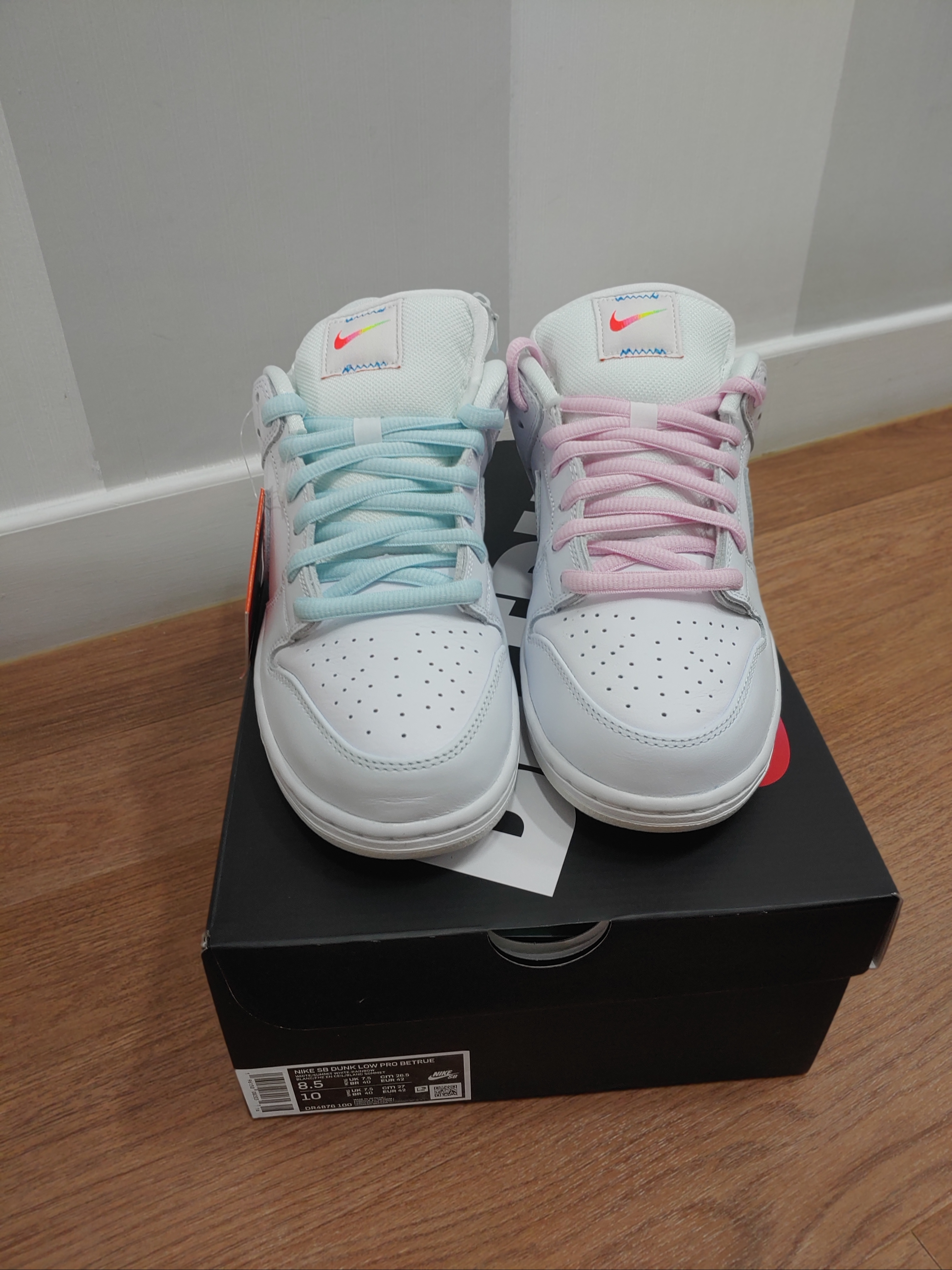Nike SB Dunk Low Pro Be True 착용 스타일 - 2