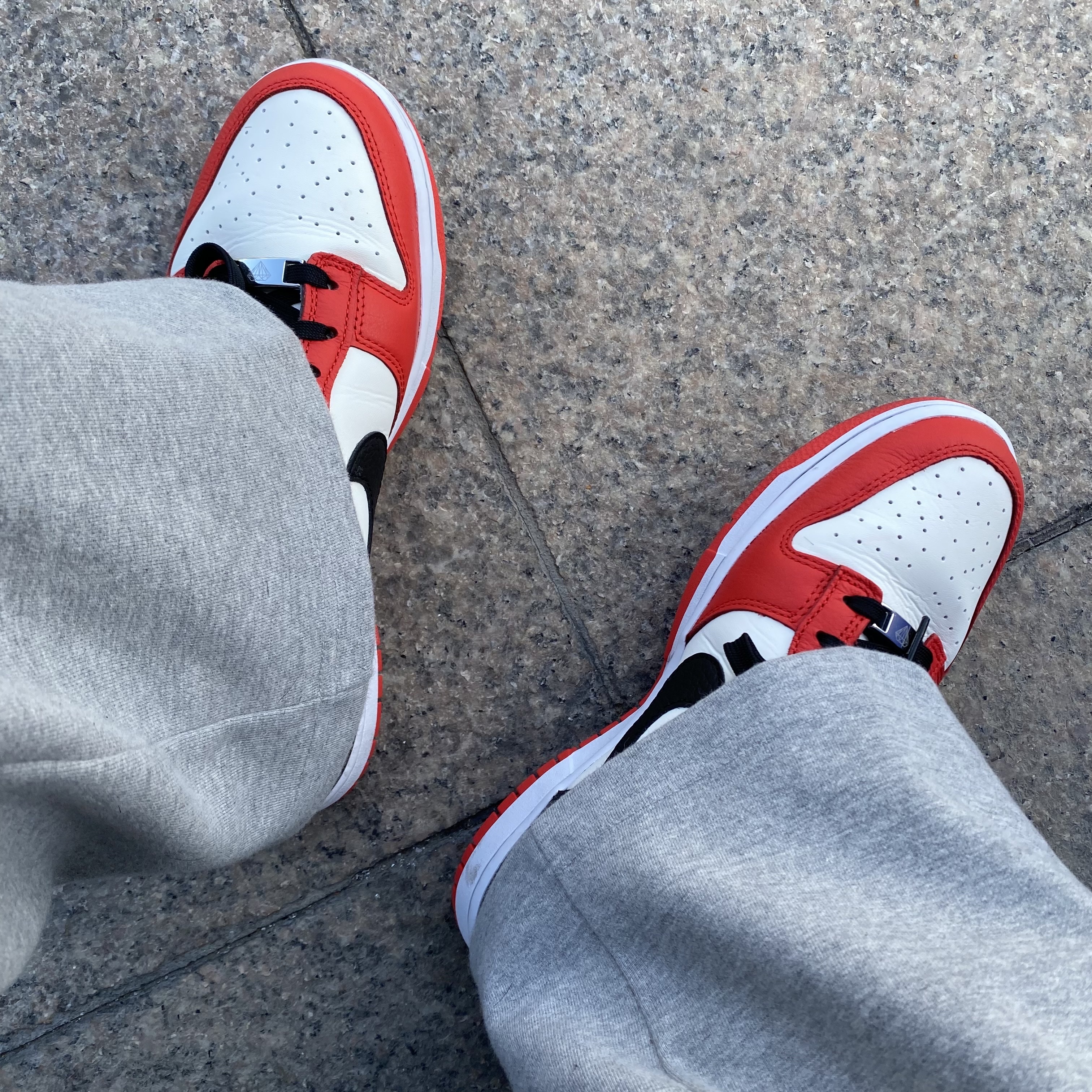 Nike x NBA Dunk Low Retro EMB Black and Chile Red 착용 스타일