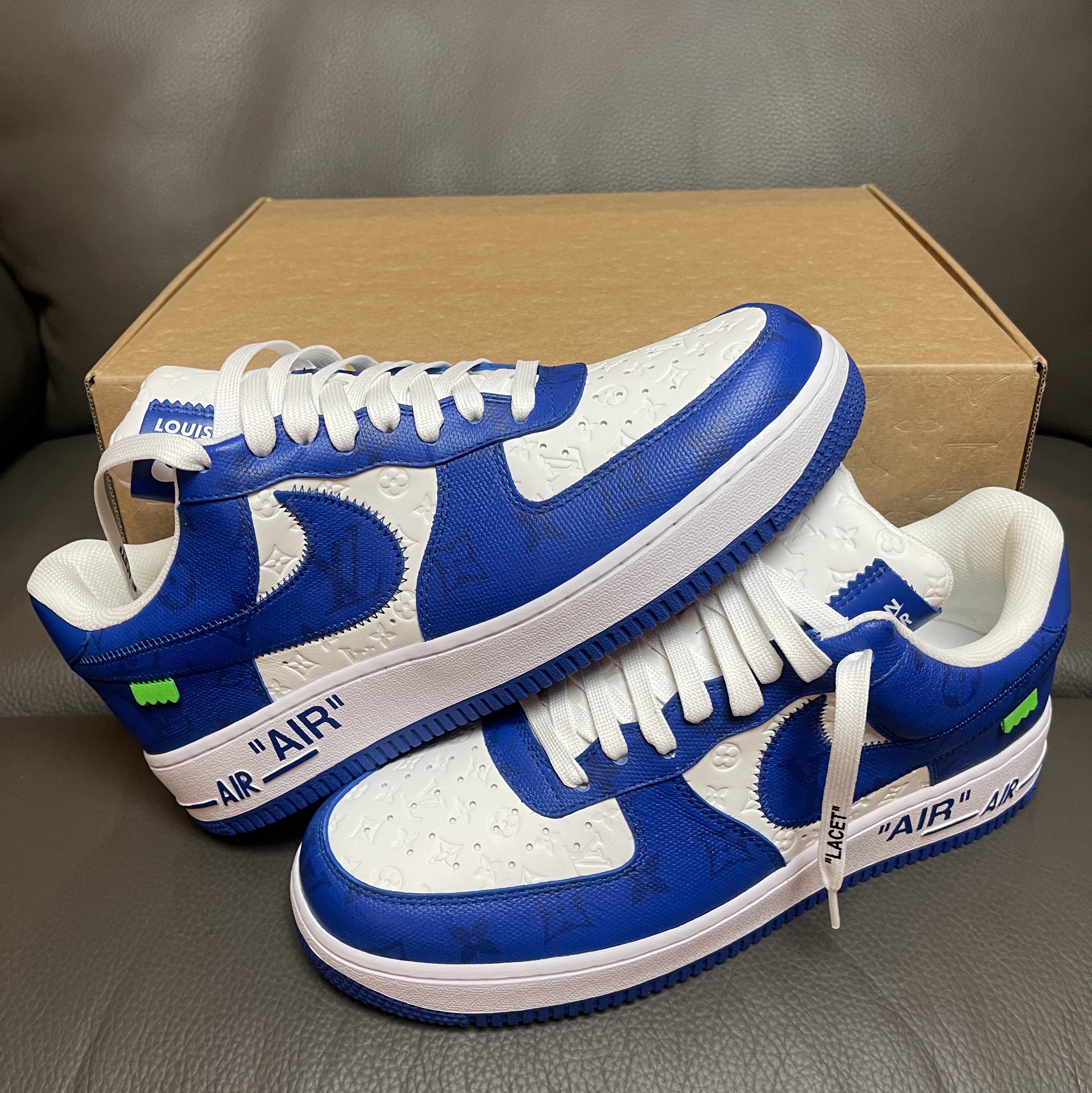 Louis Vuitton x Nike Air Force 1 Low by Virgil Abloh White Team Royal 착용 스타일