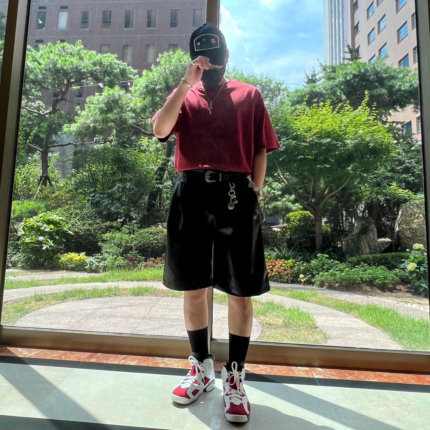 Jordan 6 Retro Carmine 2021 착용 스타일 - 1