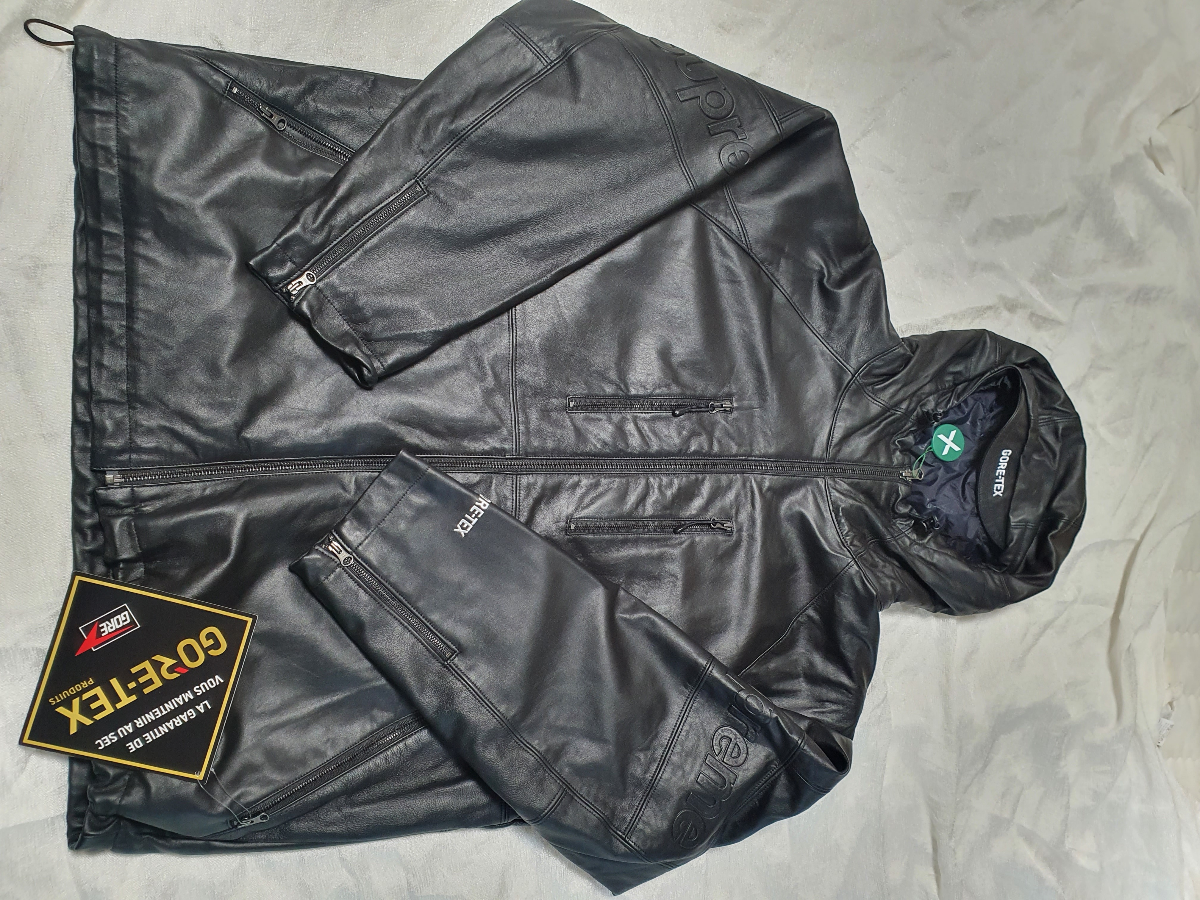 Supreme Gore-Tex Leather Jacket Black - 22SS 착용 스타일