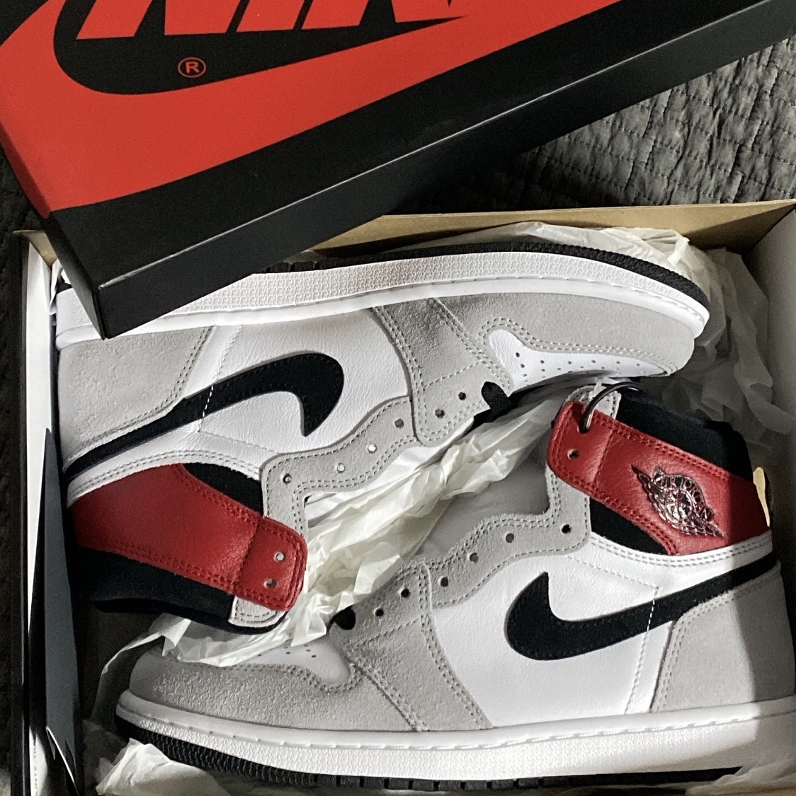Jordan 1 Retro High OG Light Smoke Grey 착용 스타일