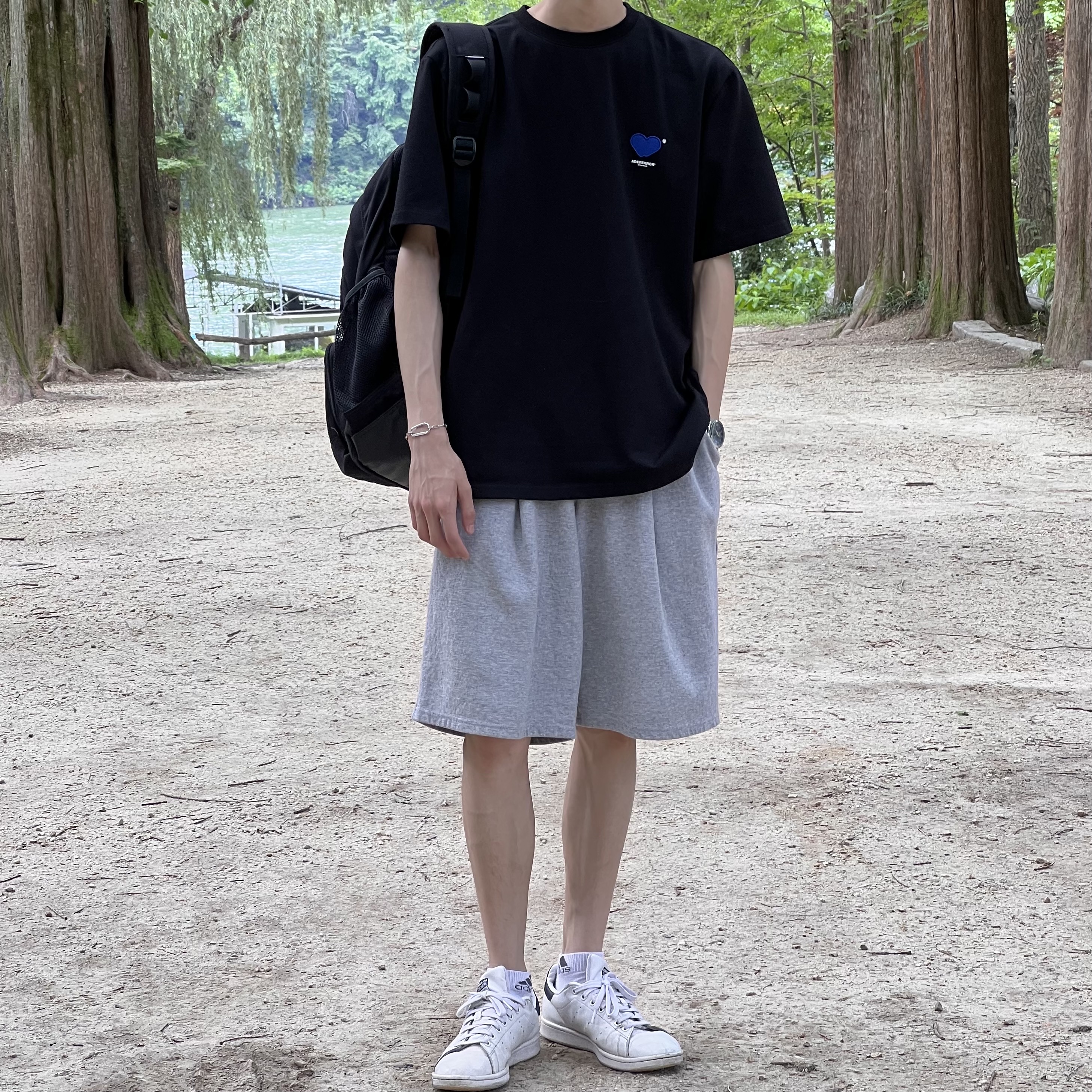 Ader Error Twin Heart Small Logo T-Shirt Noir 착용 스타일