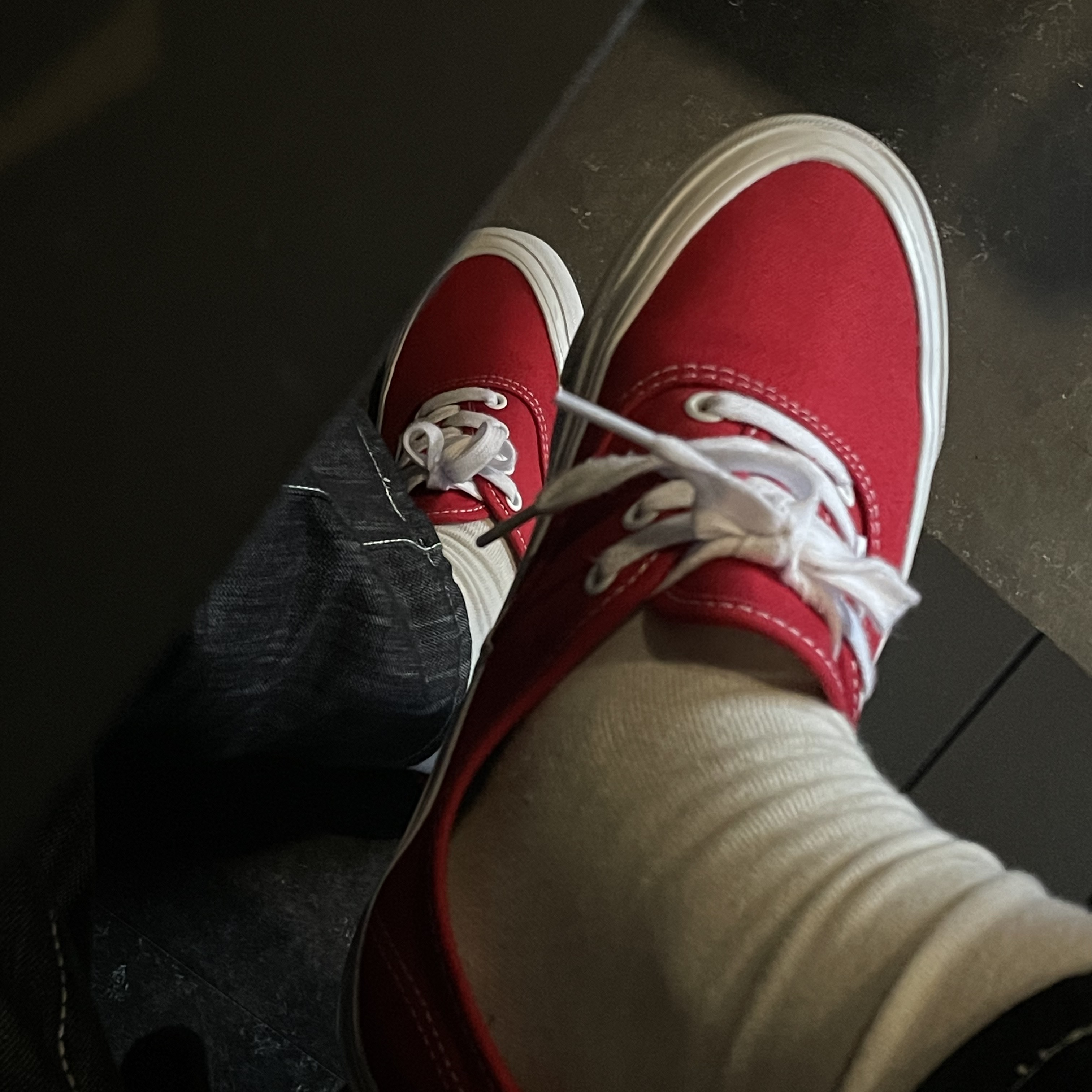Vans Vault OG Authentic LX Red 착용 스타일 - 2
