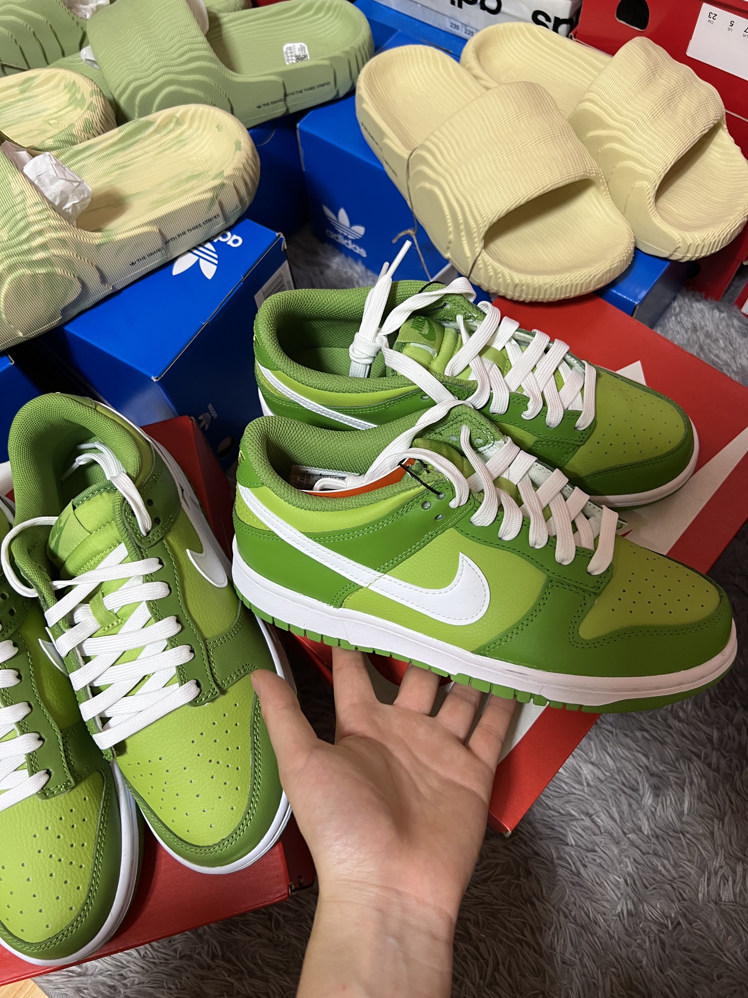 Nike Dunk Low Retro Vivid Green 착용 스타일 - 1