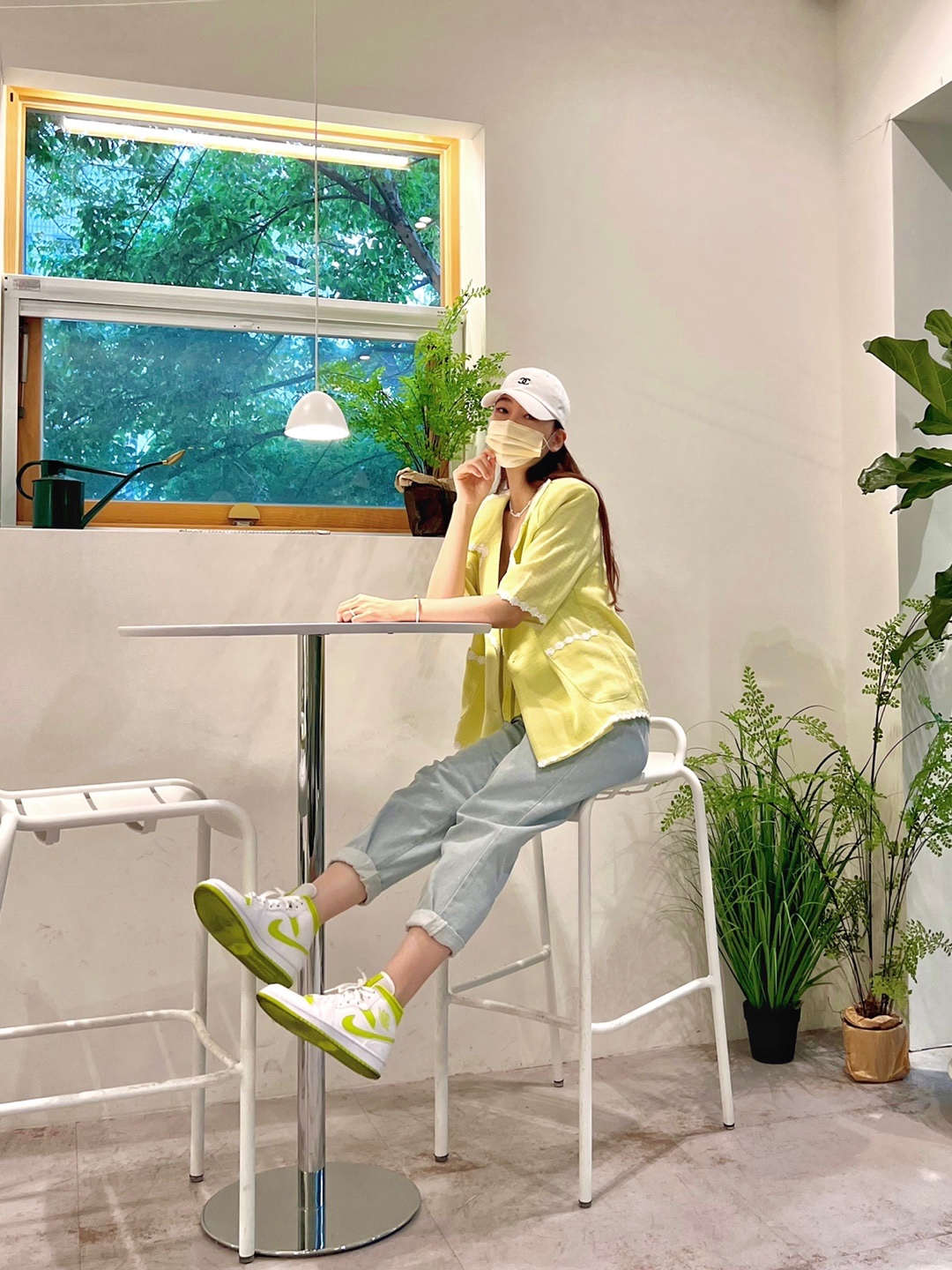 (W) Jordan 1 Mid White Atomic Green 착용 스타일 - 5